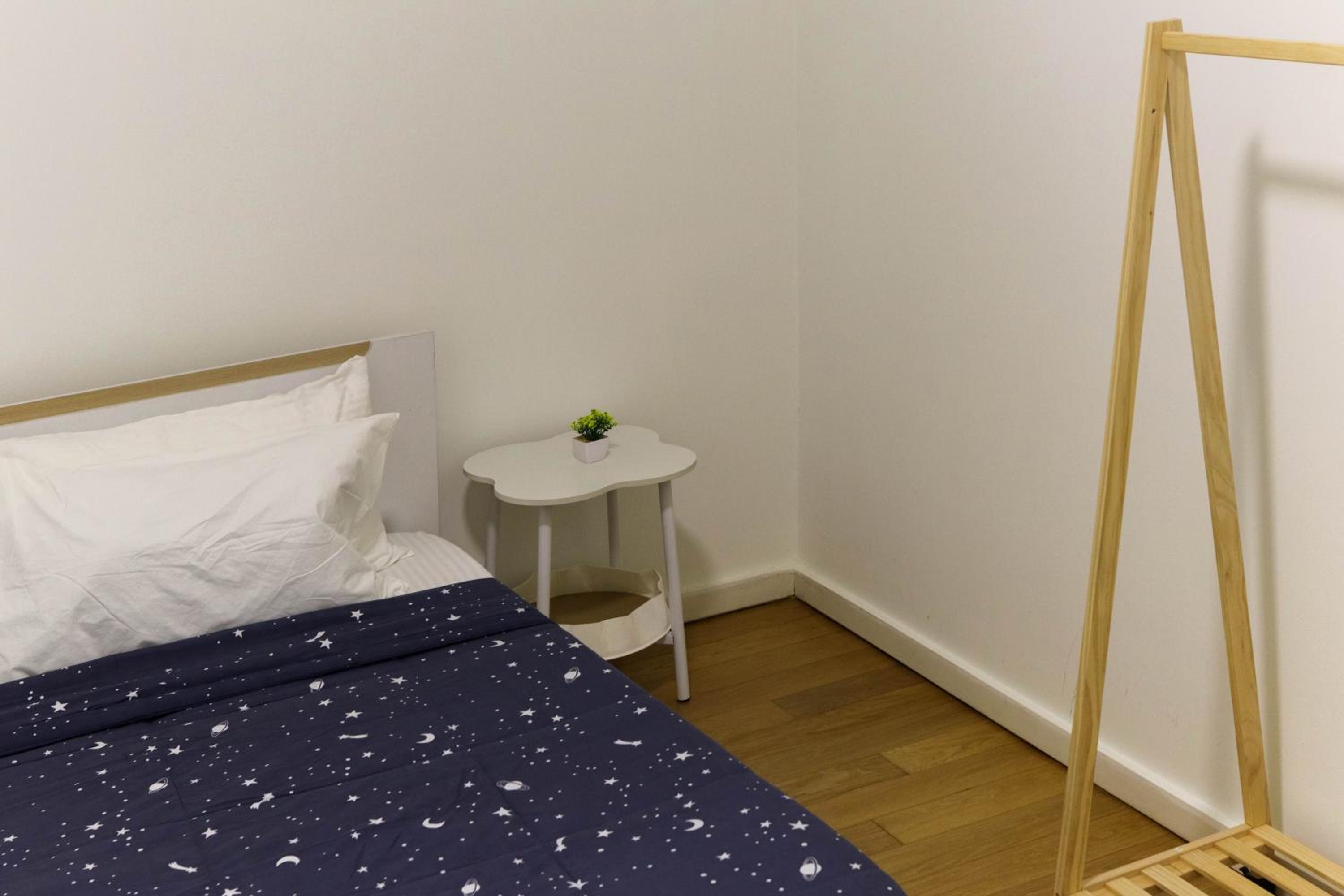 Heart of KL Near Bukit Bintang MRT& Pavillion KL 1 to 6pax