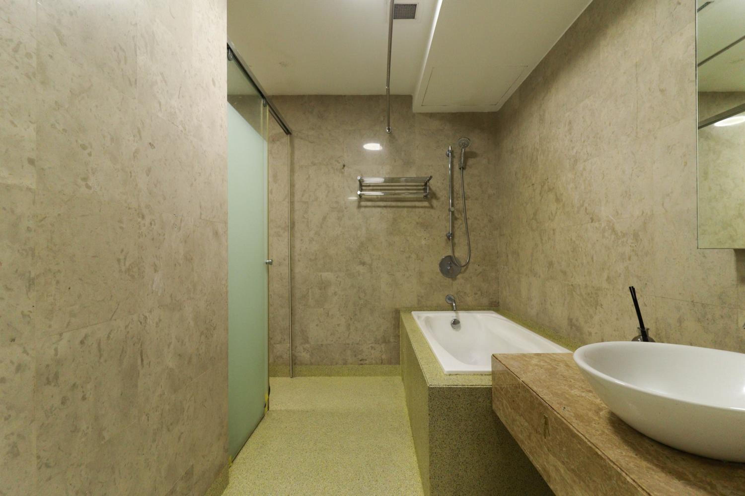 Heart of KL Near Bukit Bintang MRT& Pavillion KL 1 to 6pax