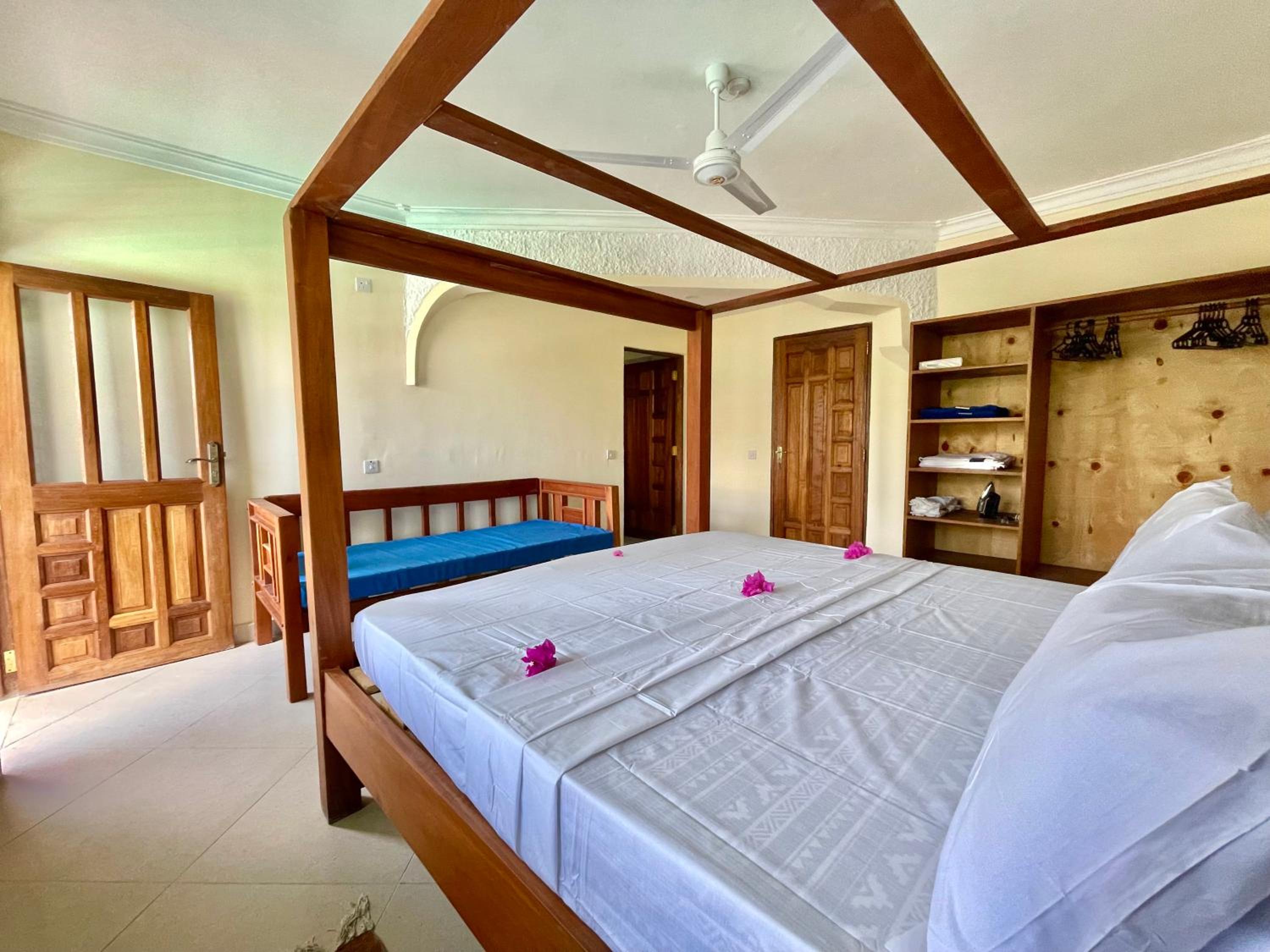 Silver Coral Apartments Malindi