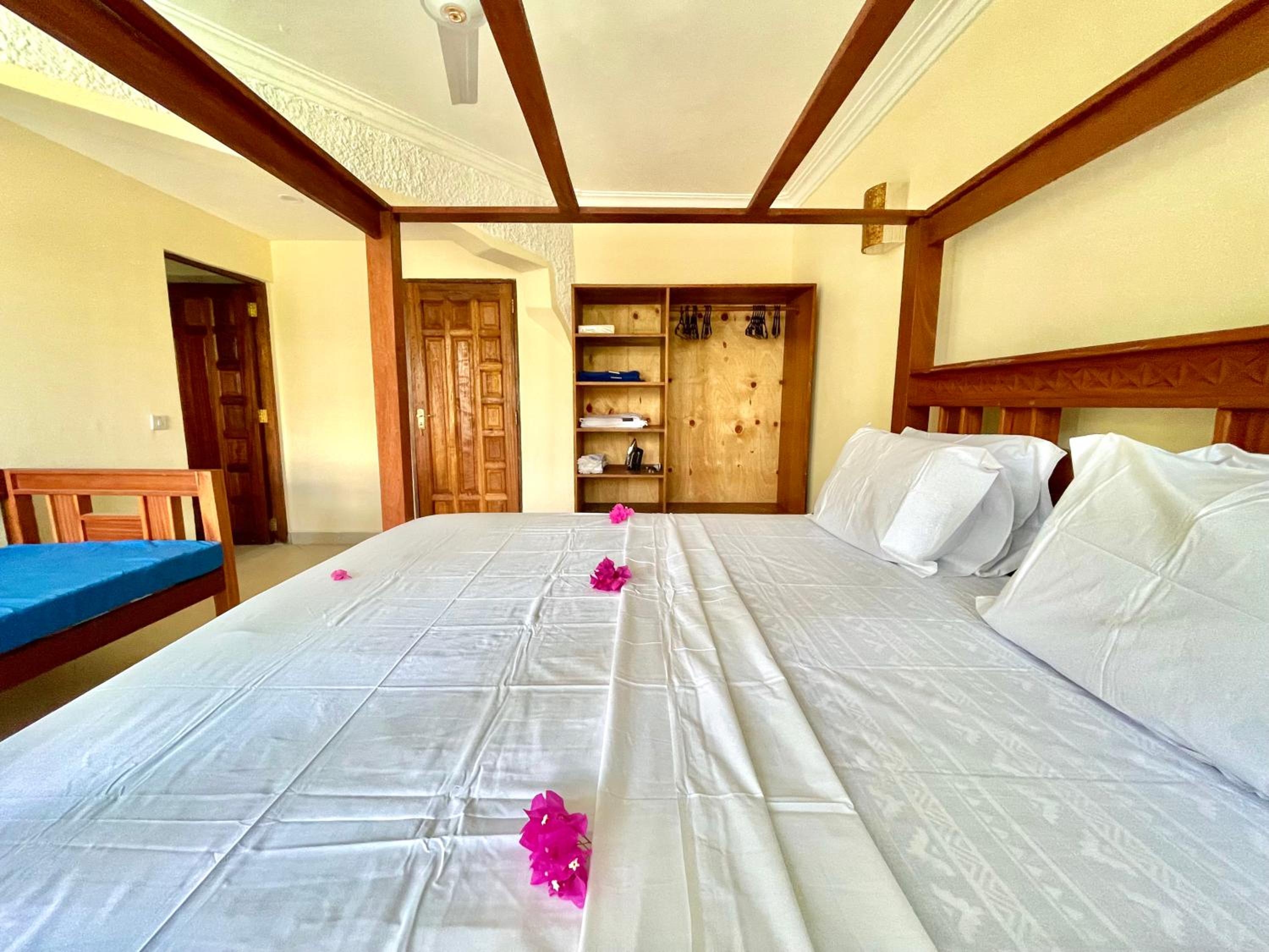 Silver Coral Apartments Malindi