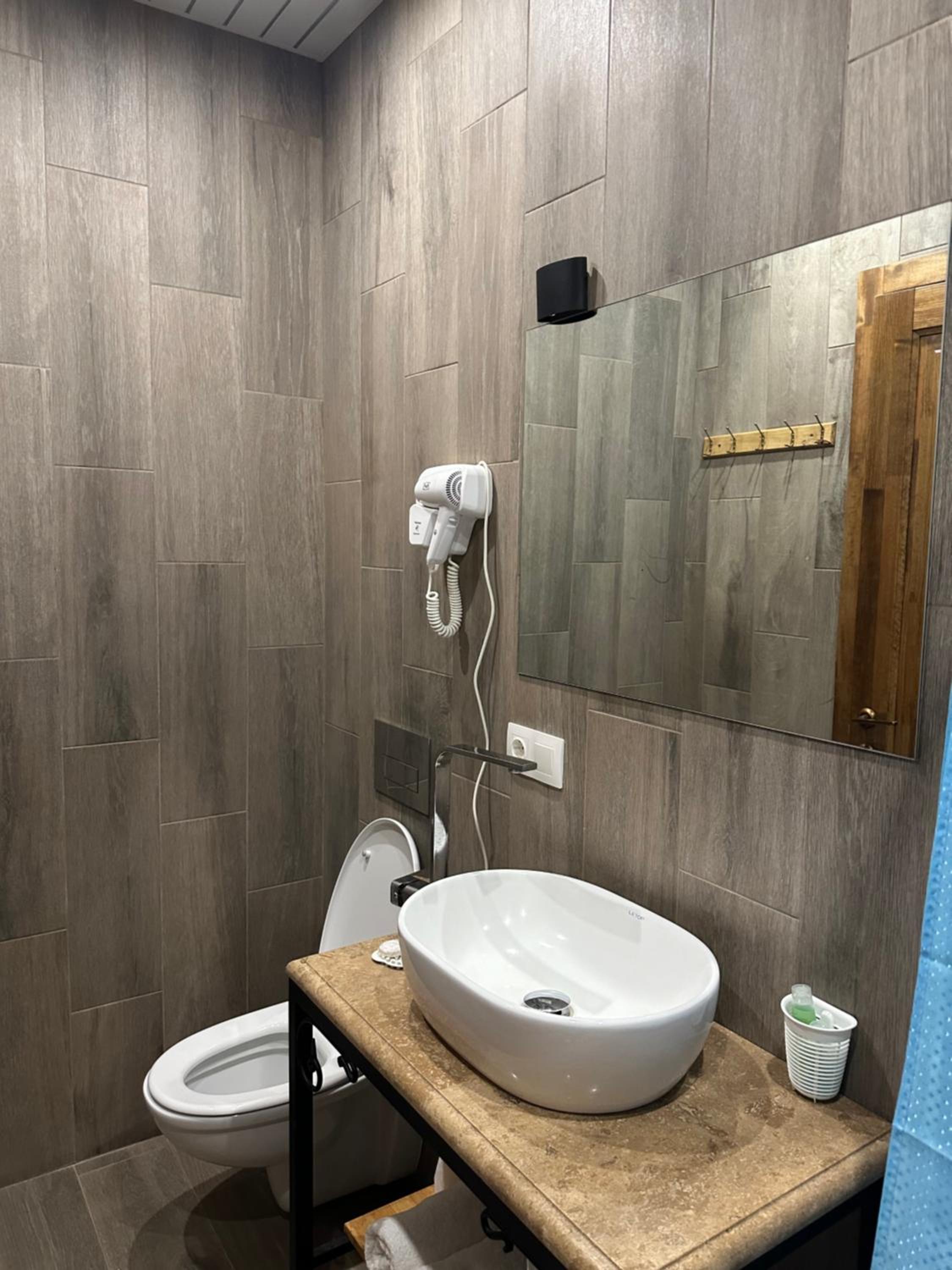 Nur Guest House