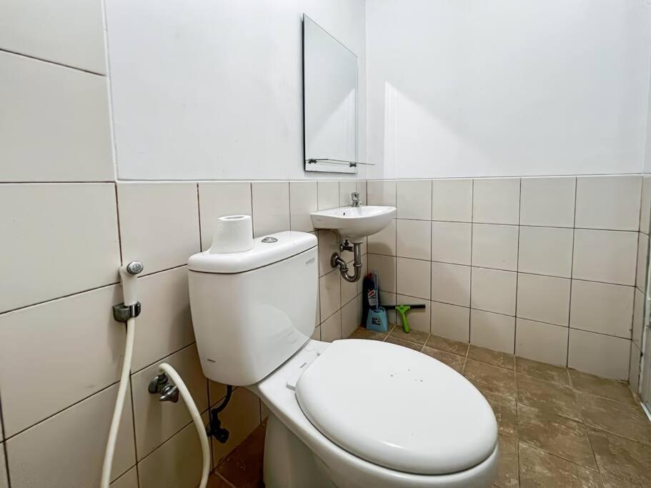 Cheapest Apt Azalea Studio with Pool, Gym, WiFi by 2ndHome view 4