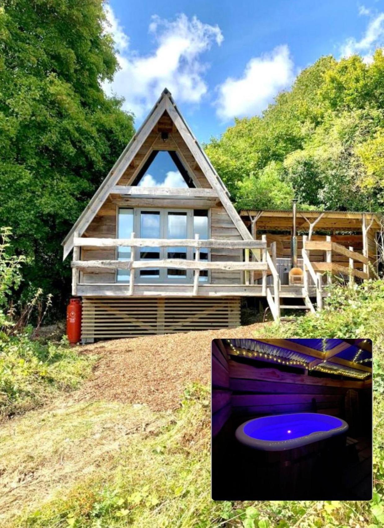 Sparrow Cabin Hot Tub view 2