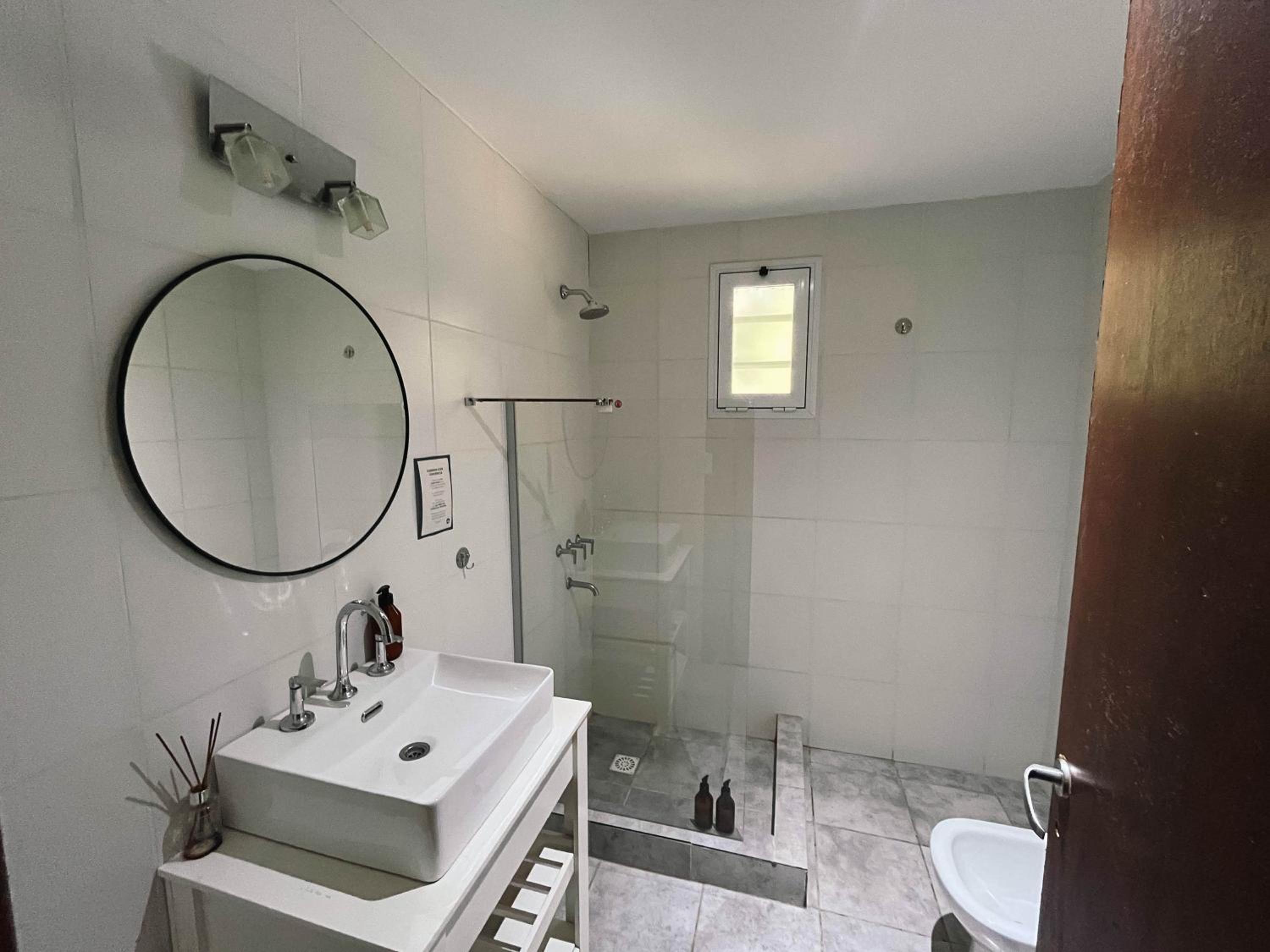 Casa Leo - Casa Con pileta en Zona Acantilados Para 4 PAX - Hola Sur