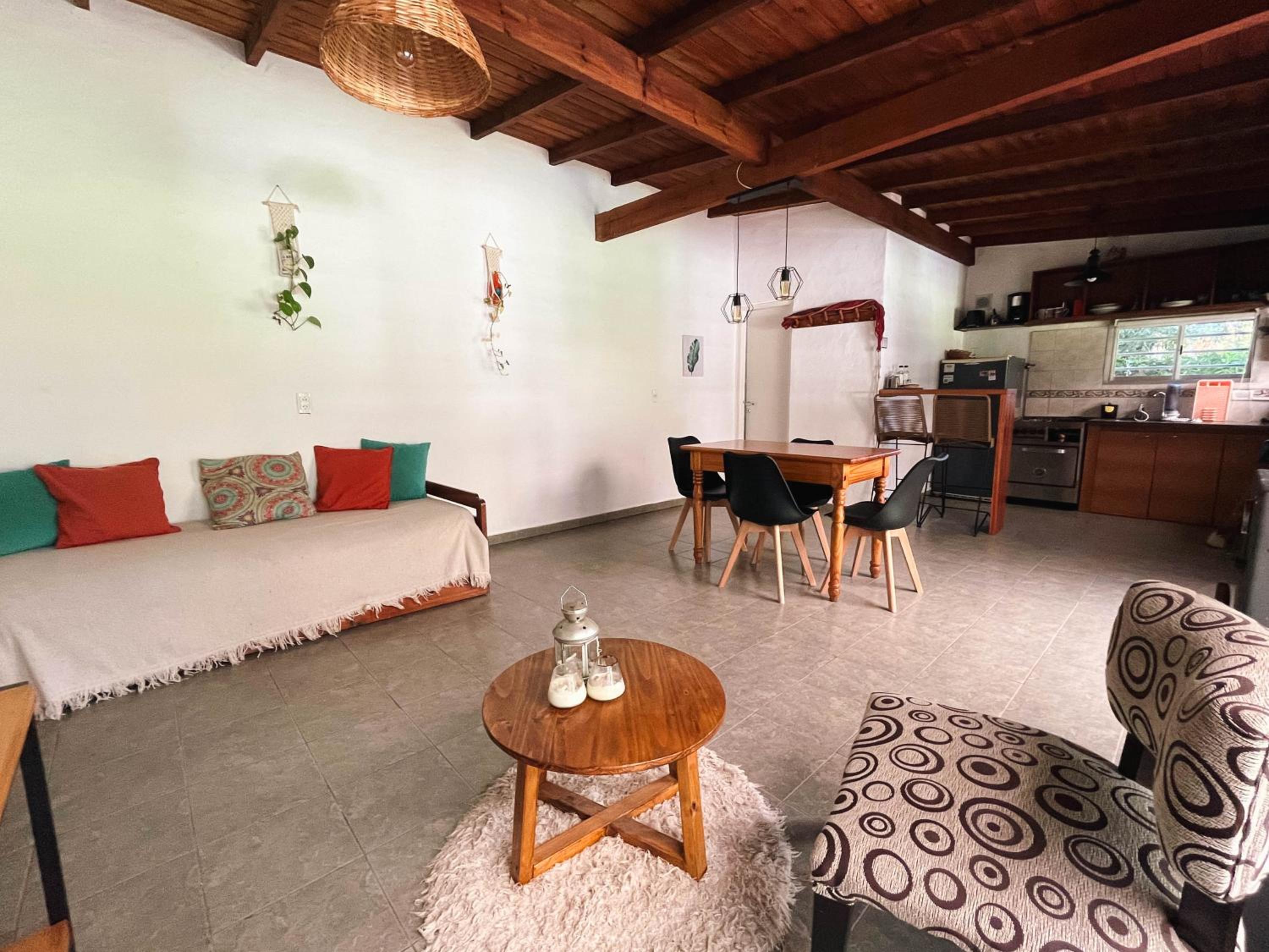 Casa Leo - Casa Con pileta en Zona Acantilados Para 4 PAX - Hola Sur