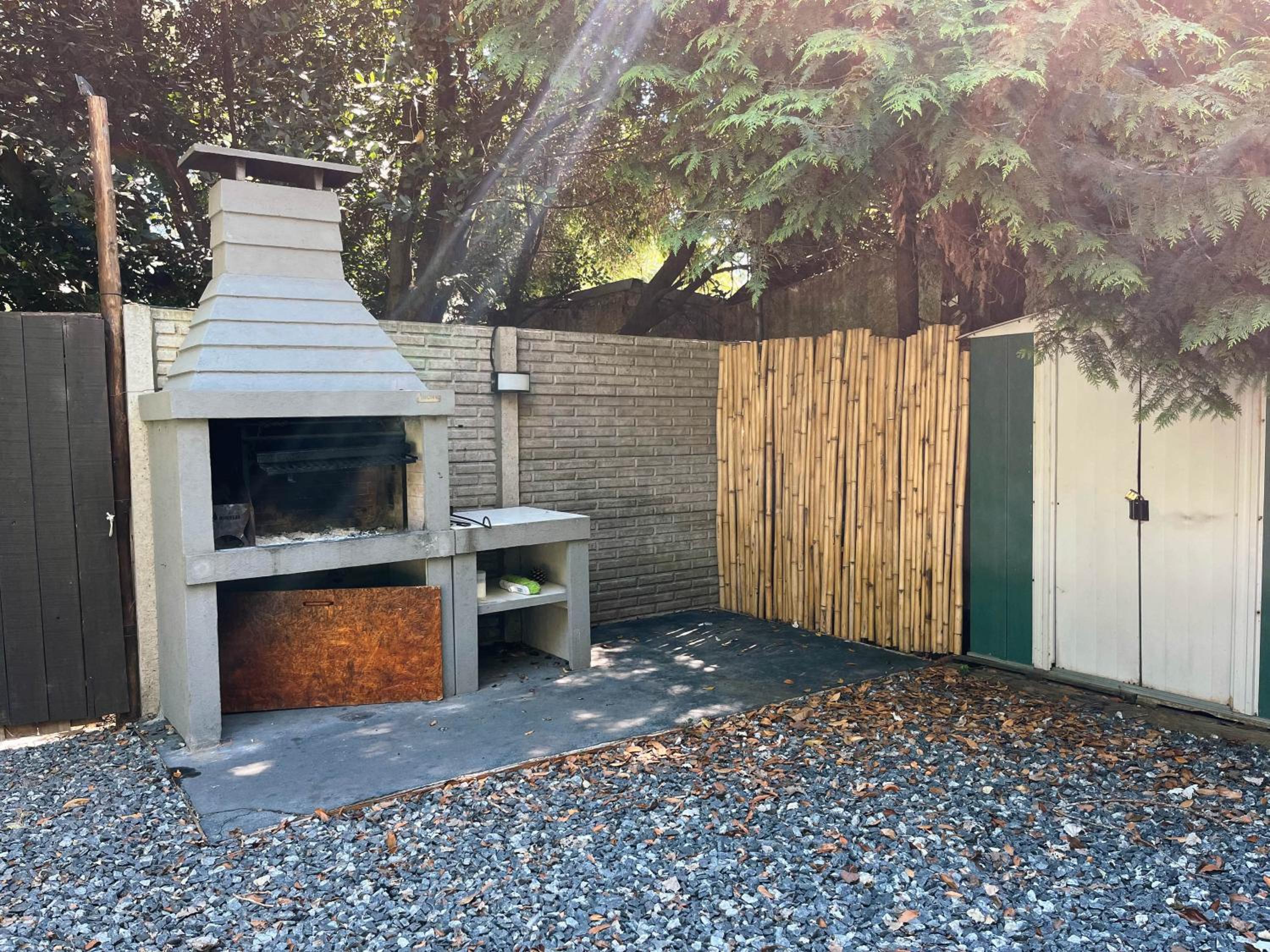 Casa Leo - Casa Con pileta en Zona Acantilados Para 4 PAX - Hola Sur