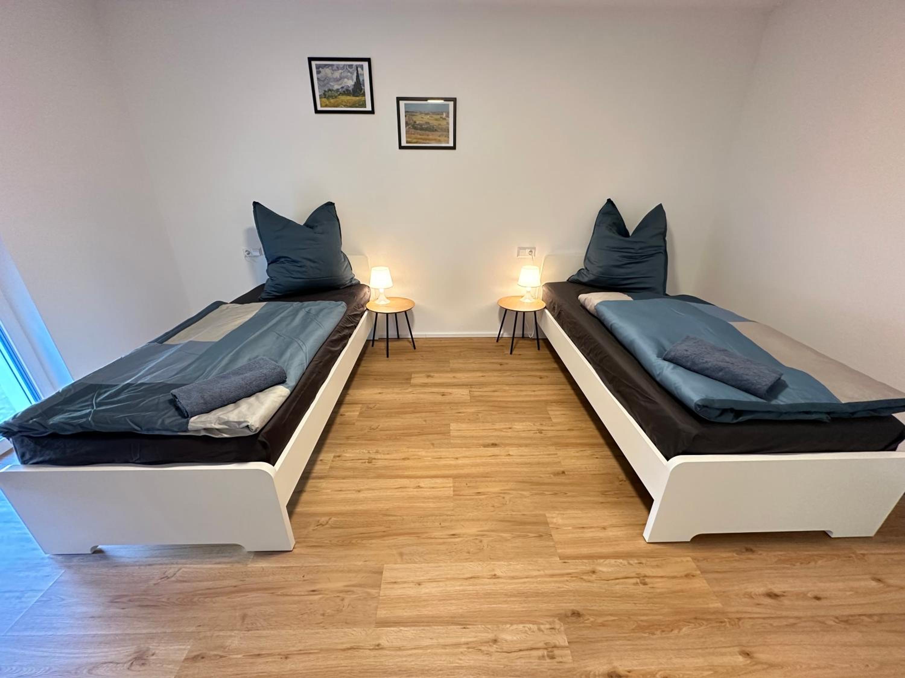 Modernes 2-Schlafzimmer Business EG Wohnung in Ehningen, IBM, Mercedes-Benz Sindelfingen, S-Bahn und A81 mit Parkplatz