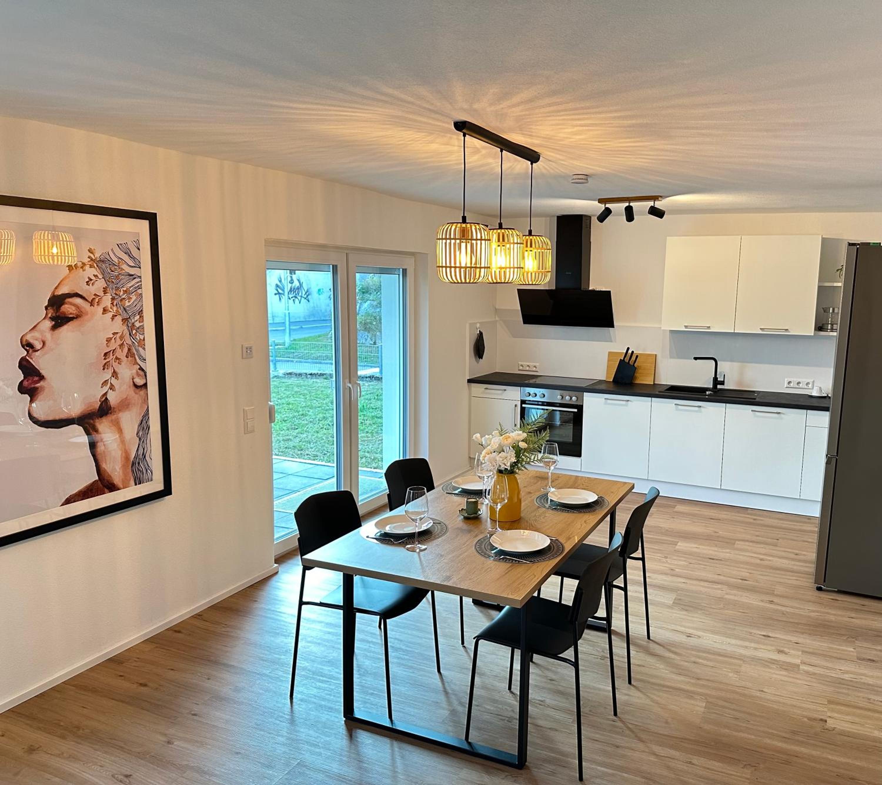 Modernes 2-Schlafzimmer Business EG Wohnung in Ehningen, IBM, Mercedes-Benz Sindelfingen, S-Bahn und A81 mit Parkplatz