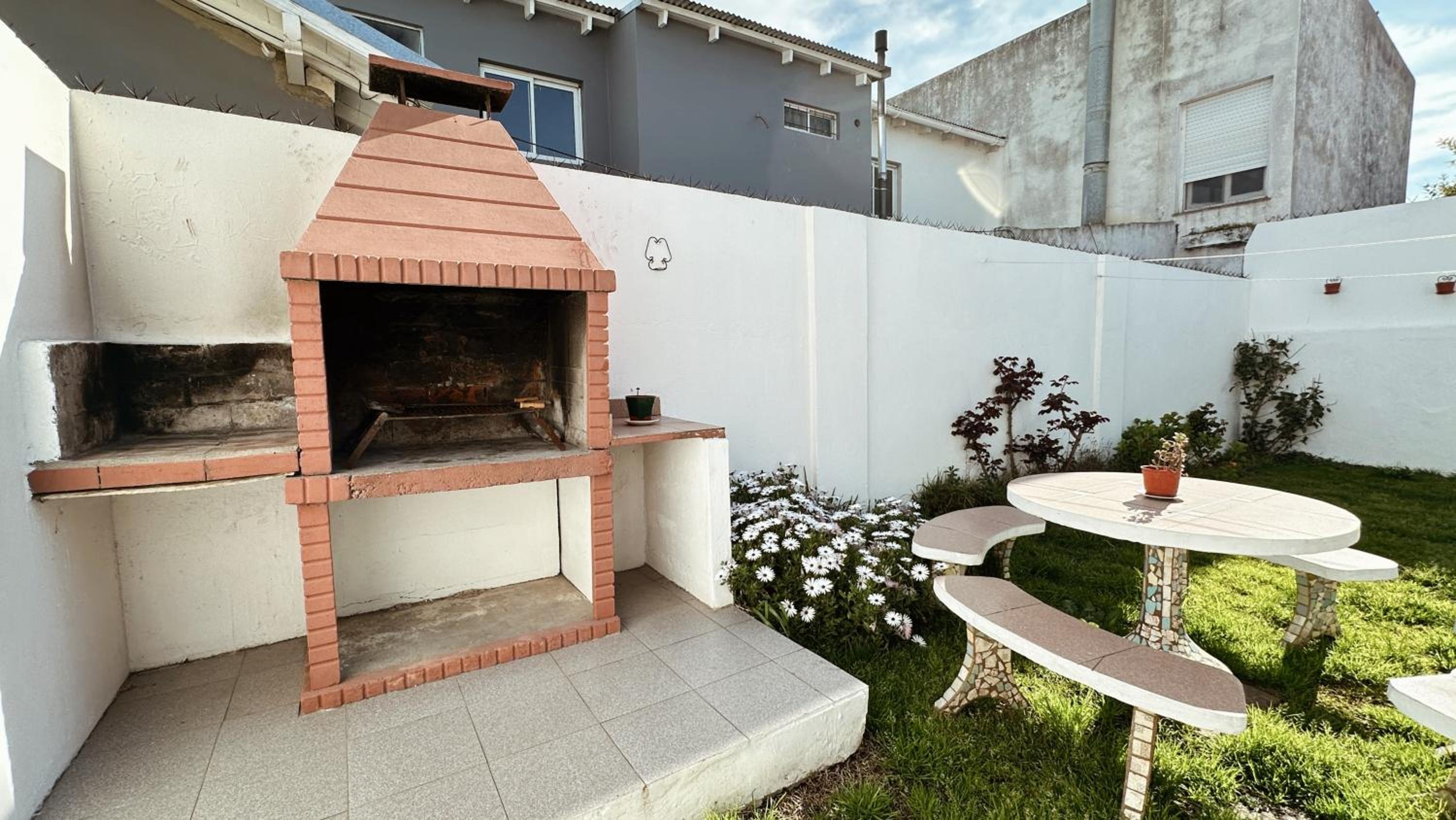 Casa Miriam - Casa En Miramar Para 4 PAX Con Cochera - Hola Sur