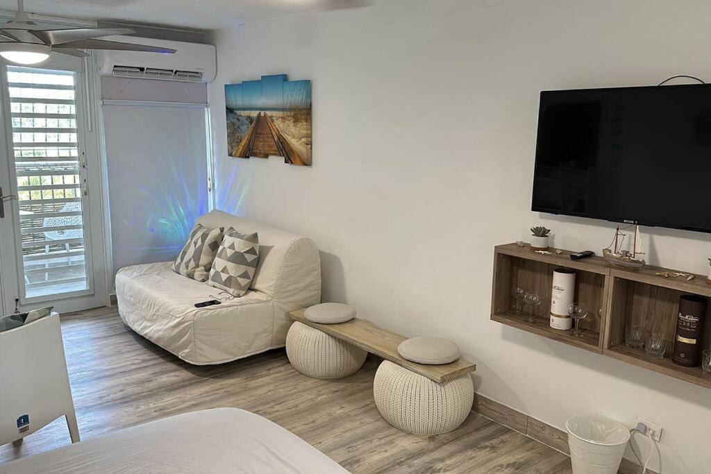 Relaxing Studio Near El Yunque With Pool View