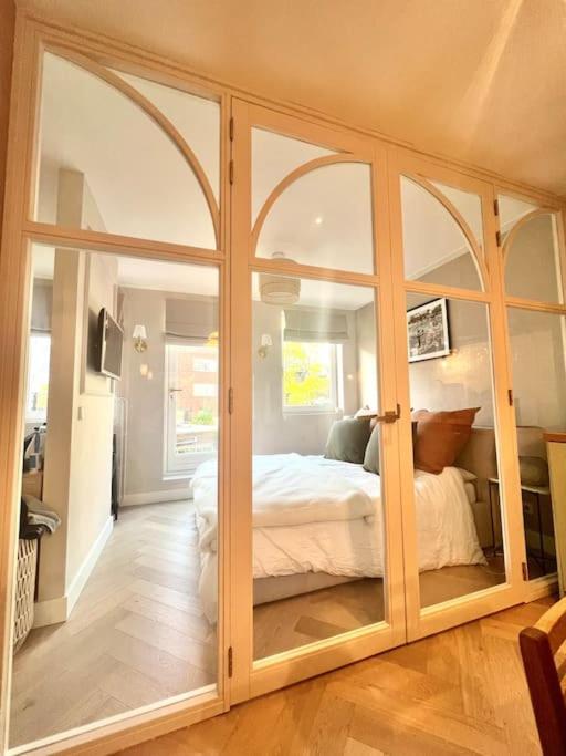 Cozy & modern studio in de Pijp