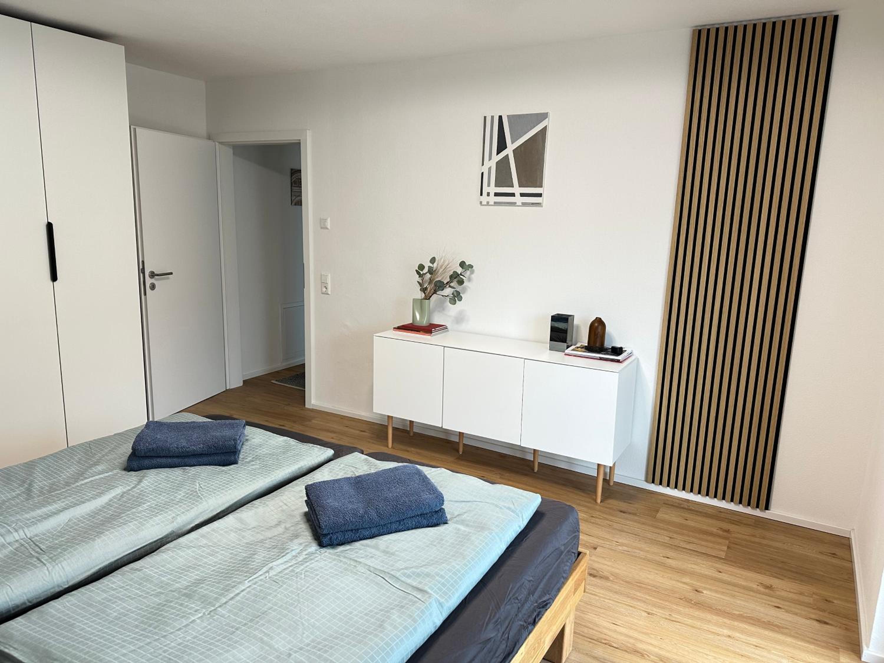 Modernes 2-Schlafzimmer Business EG Wohnung in Ehningen, IBM, Mercedes-Benz Sindelfingen, S-Bahn und A81 mit Parkplatz