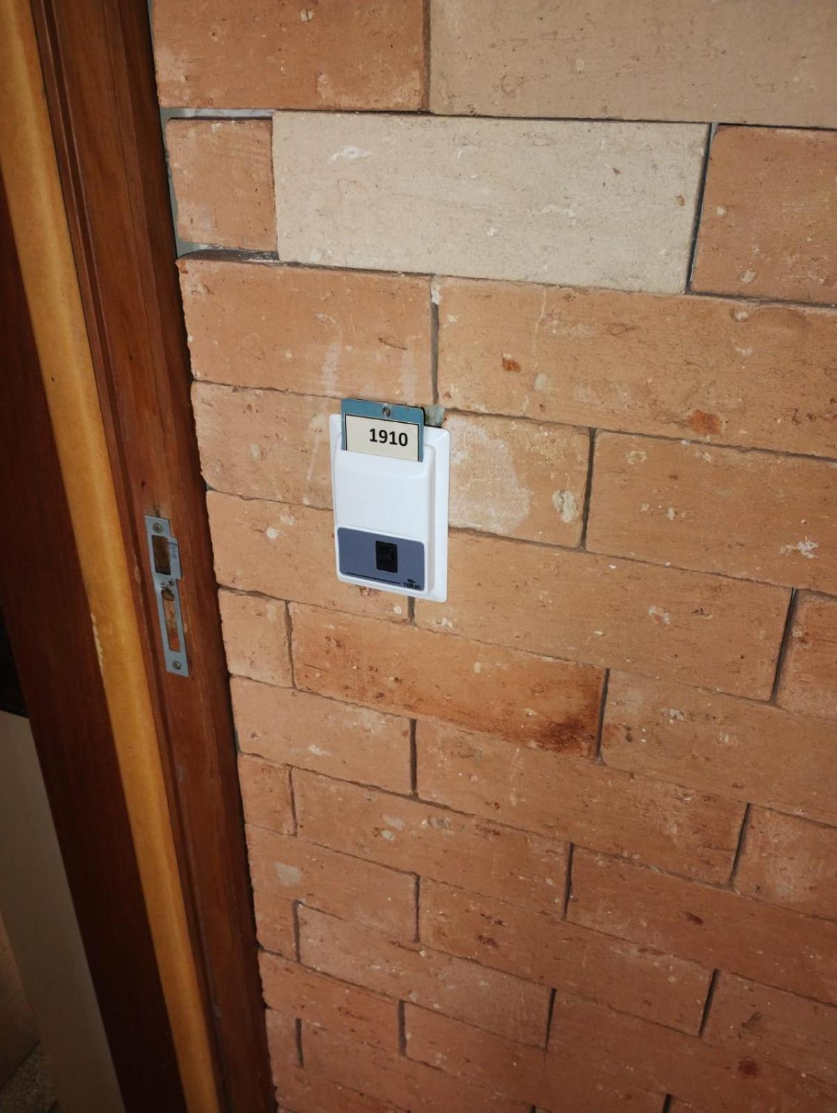 Apto-Flat privado com COZINHA, LAVANDERIA, BANHEIRO COM DUCHA e GARAGEM