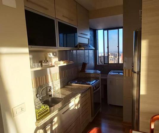 Apto-Flat privado com COZINHA, LAVANDERIA, BANHEIRO COM DUCHA e GARAGEM