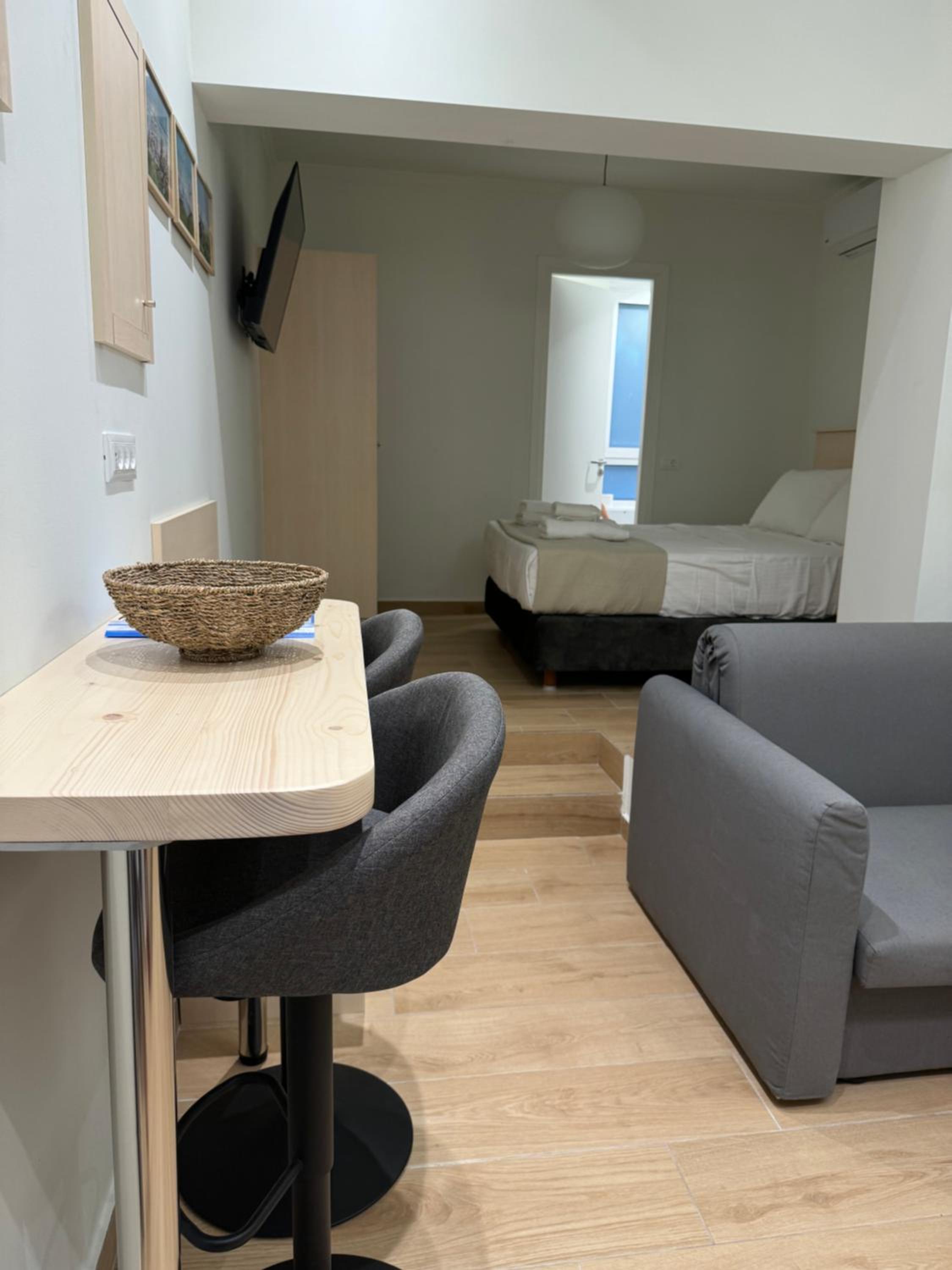 Hermes Central Suite