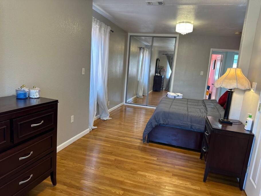 Hayward Vacations - Hayward Home - Property Image 34