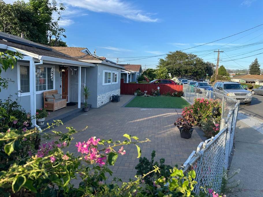 Hayward Vacations - Hayward Home - Property Image 38