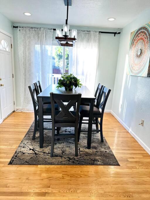Hayward Vacations - Hayward Home - Property Image 1
