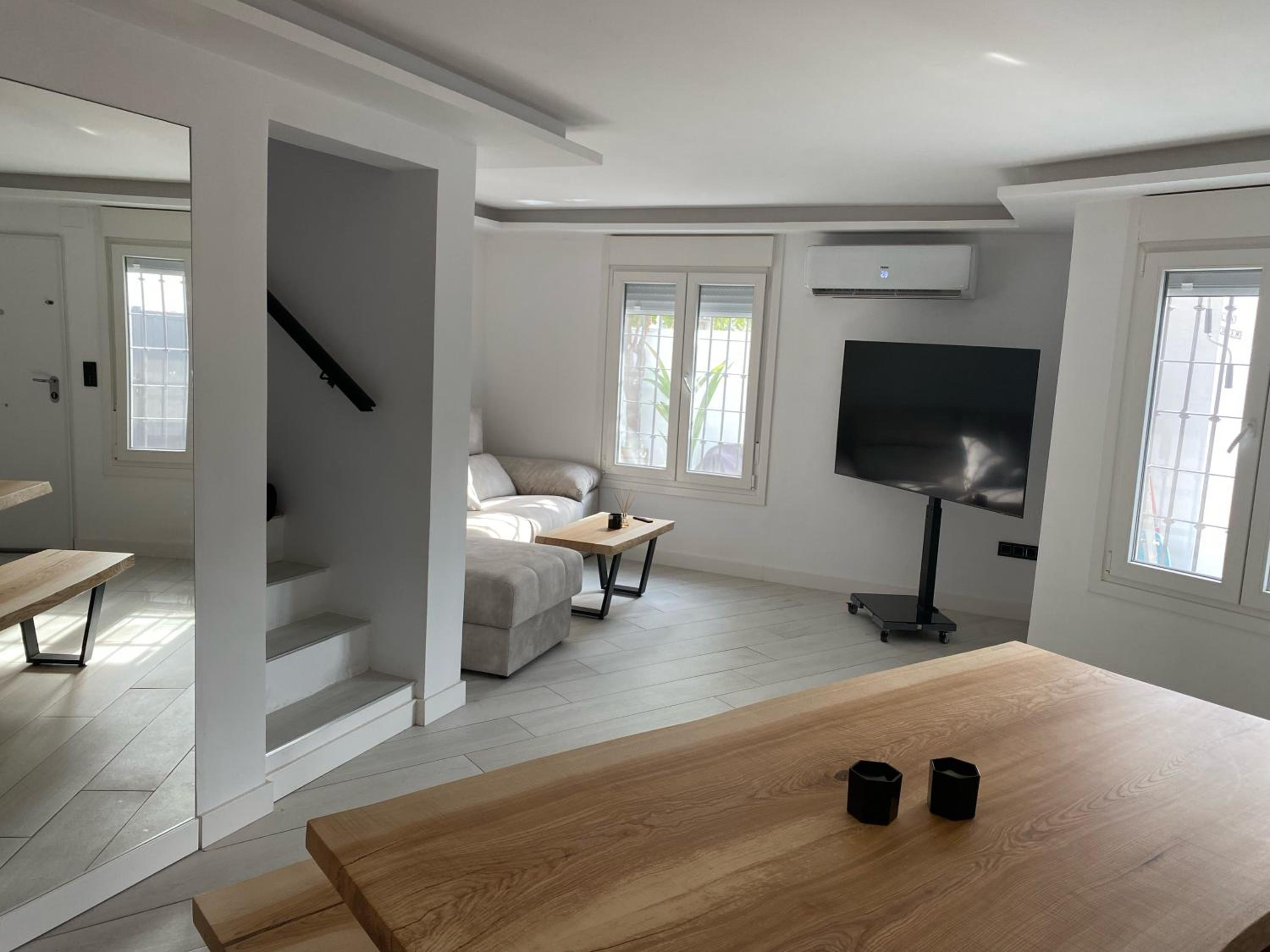 Casa moderna con gimnasio photo 4