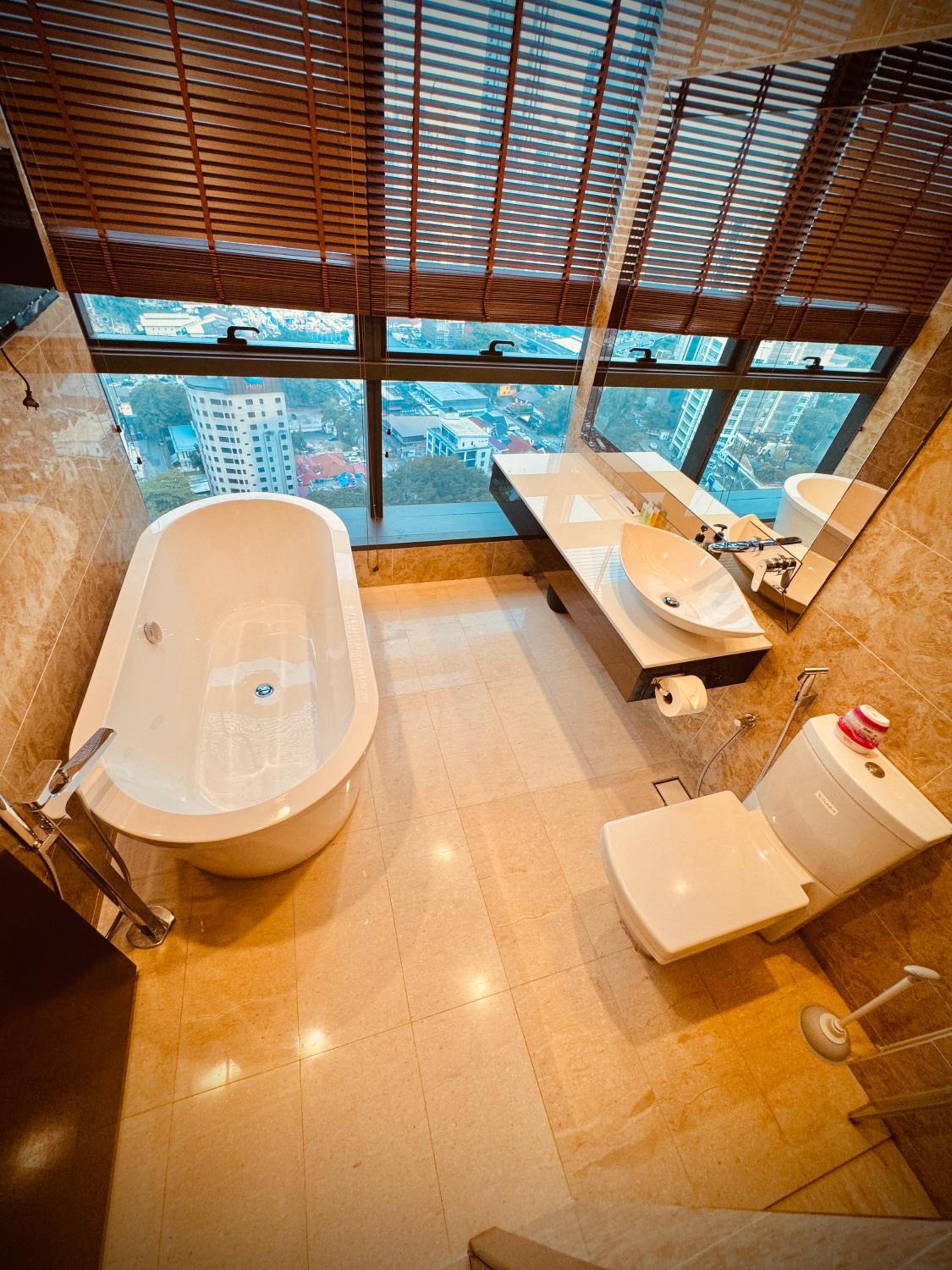 Dorsett Infinity Pool KL