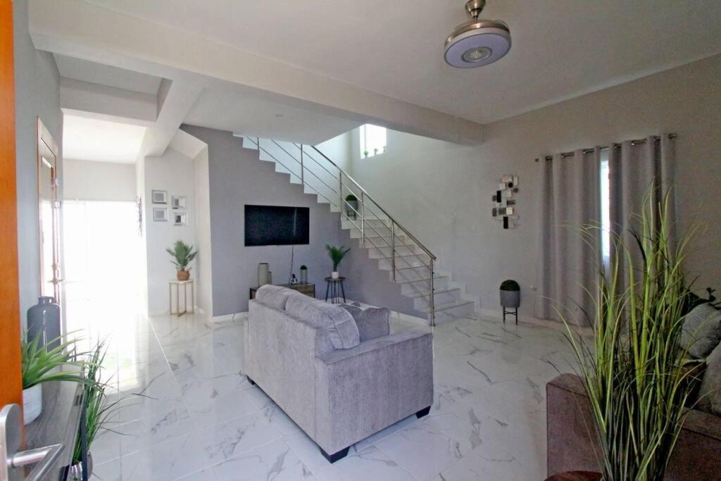 Beautiful villa in VillasdelMarPOPII