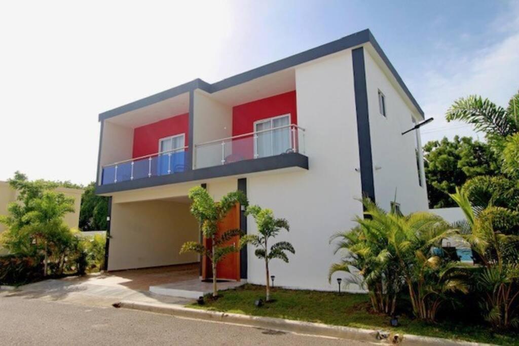 Beautiful villa in VillasdelMarPOPII