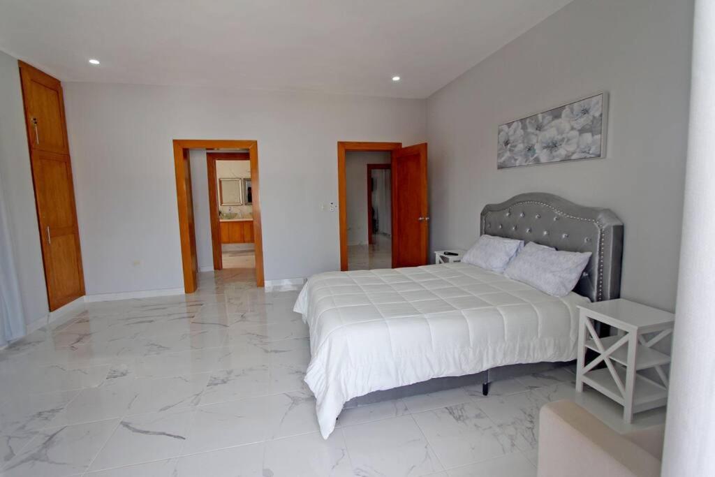 Beautiful villa in VillasdelMarPOPII