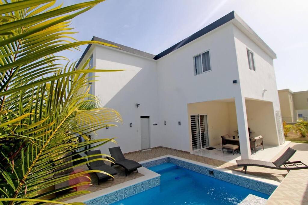 Beautiful villa in VillasdelMarPOPII