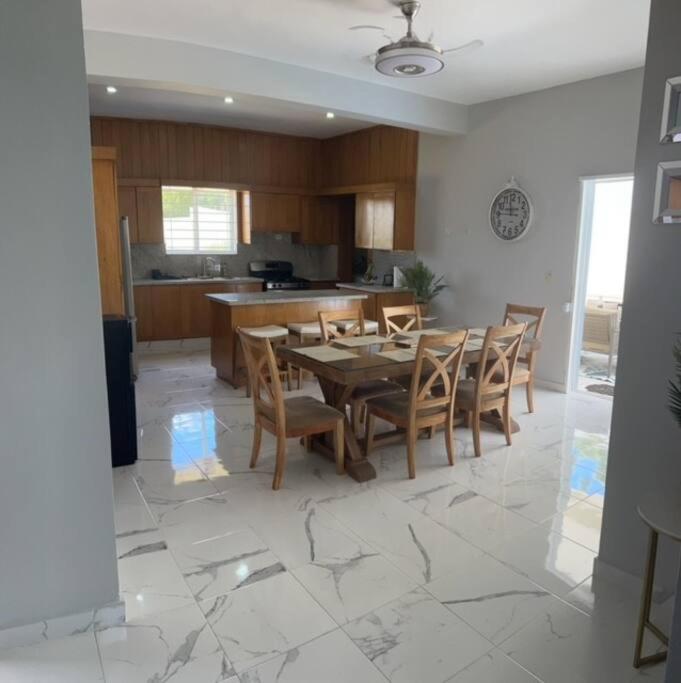 Beautiful villa in VillasdelMarPOPII