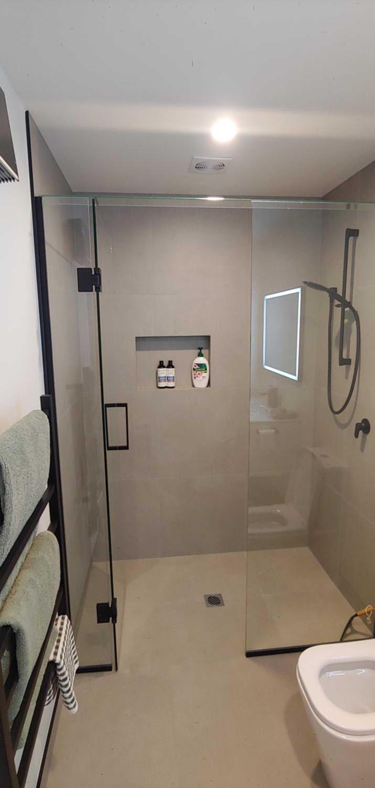 Lake Hawea room with ensuite view 3