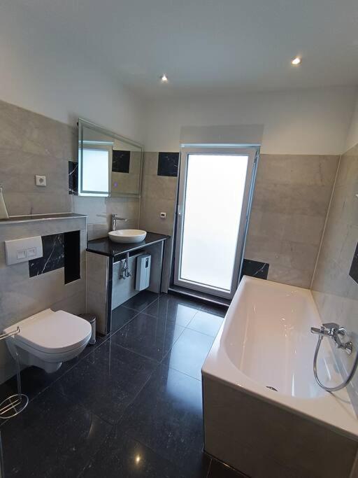 Big comfort Bungalow incl Carcharger