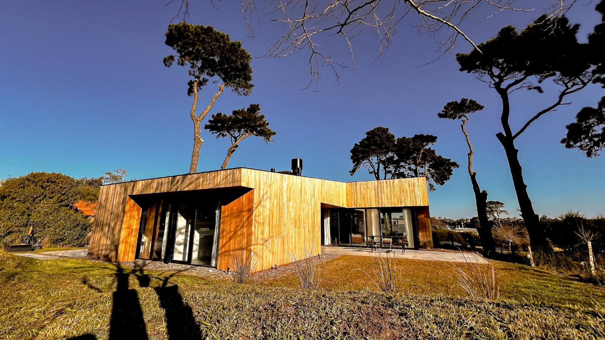 Wood House in Chapa HOLA SUR