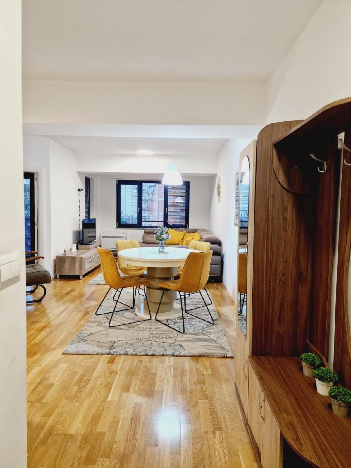 Kamche Lux Apartment