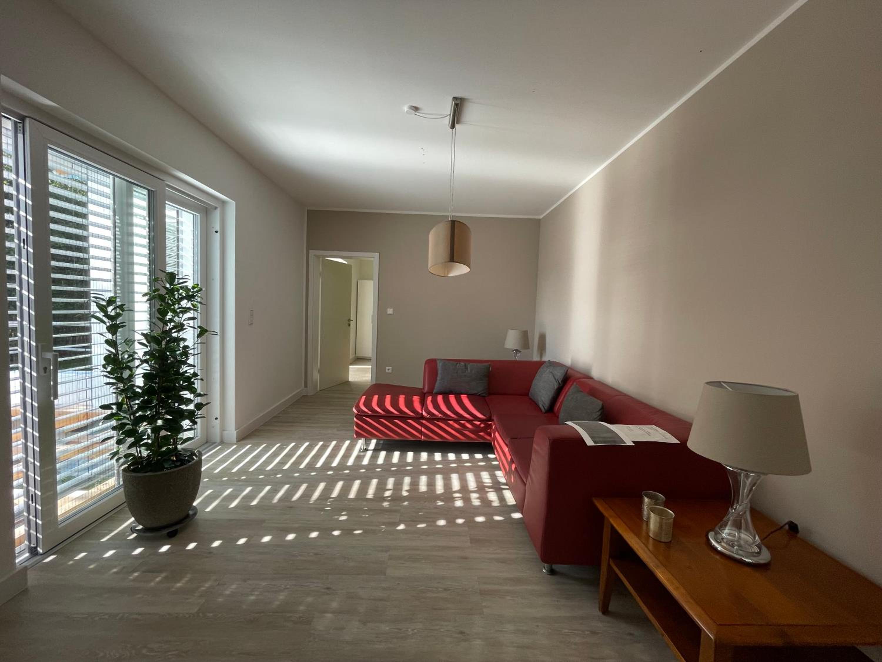 geräumige Wohnung mit Terrasse