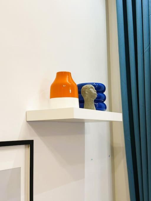 Benetton stlye - freedom in blue and organge