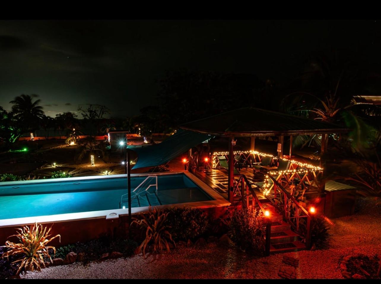 Seafront Caribbean Tropical Luxurious Home in Sarteneja