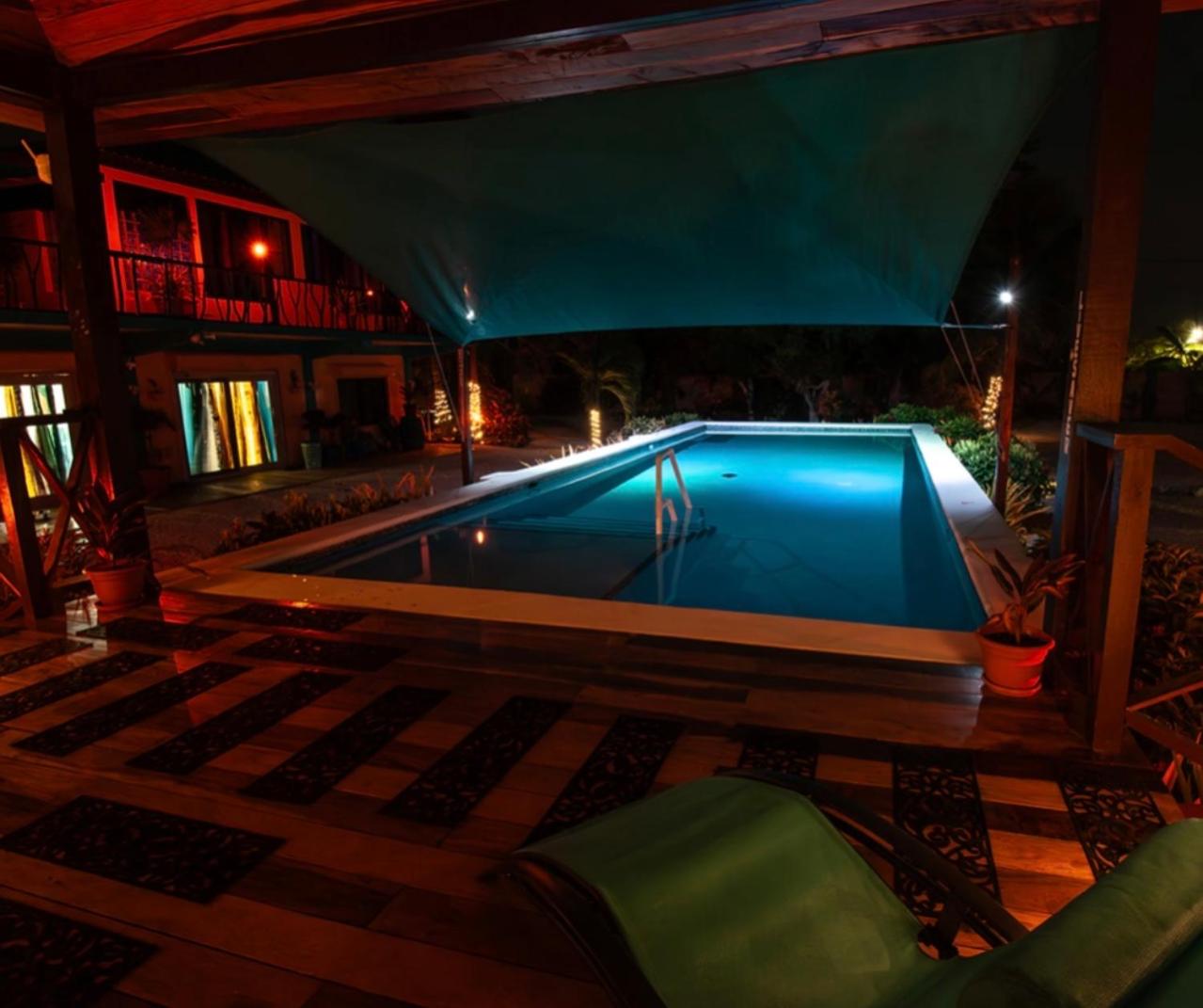 Seafront Caribbean Tropical Luxurious Home in Sarteneja
