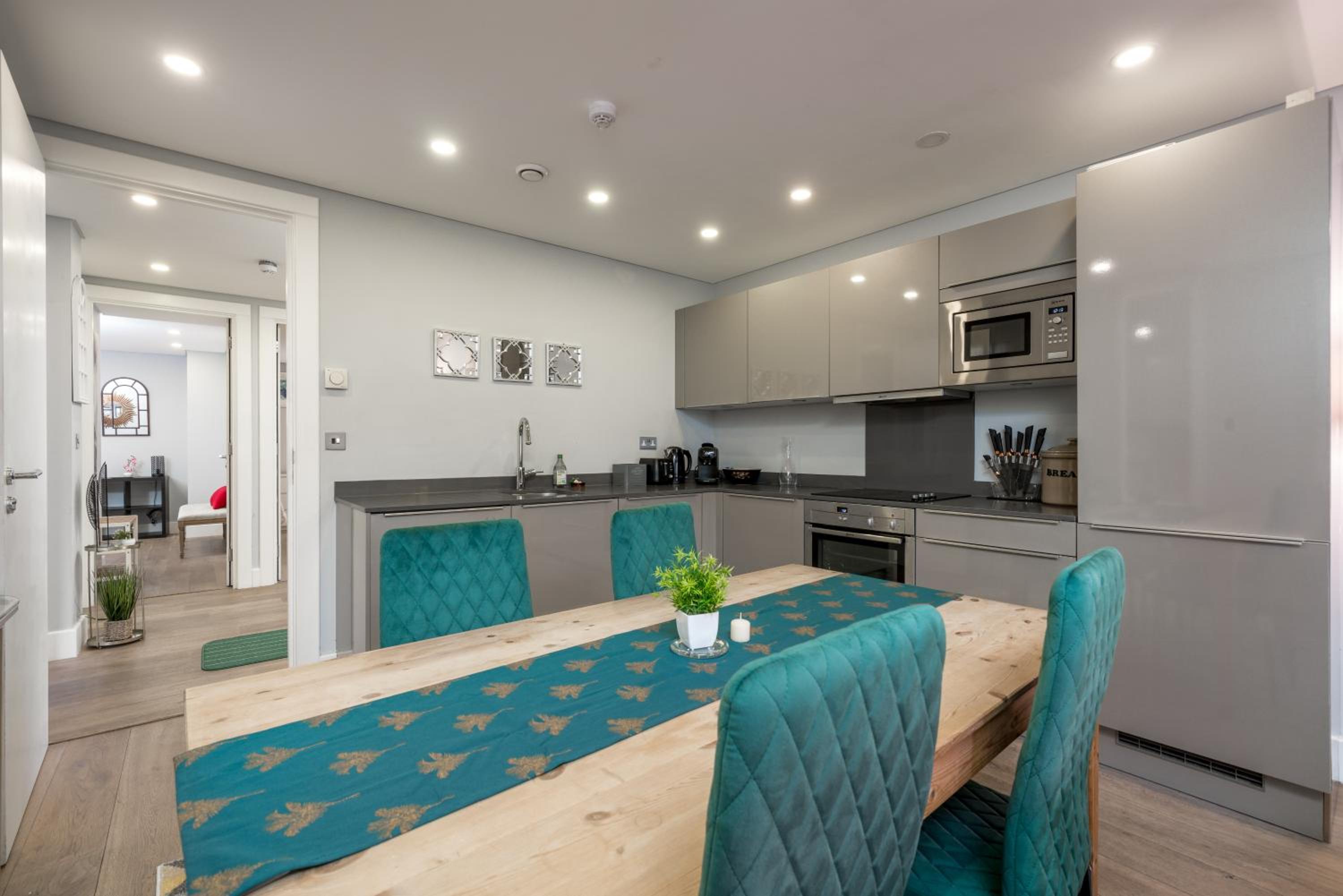 Nottinghill on river luxe flat with balcony