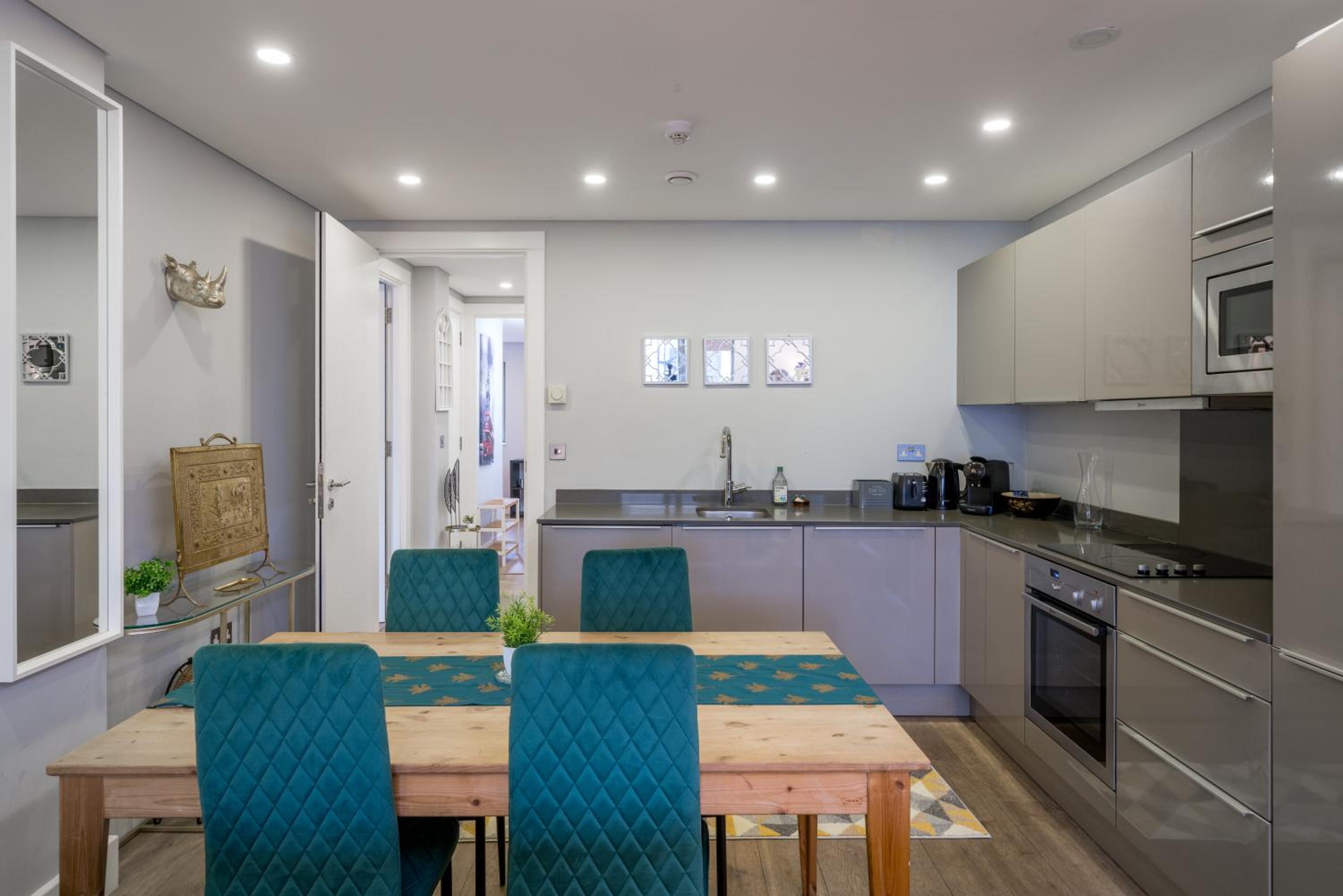 Nottinghill on river luxe flat with balcony