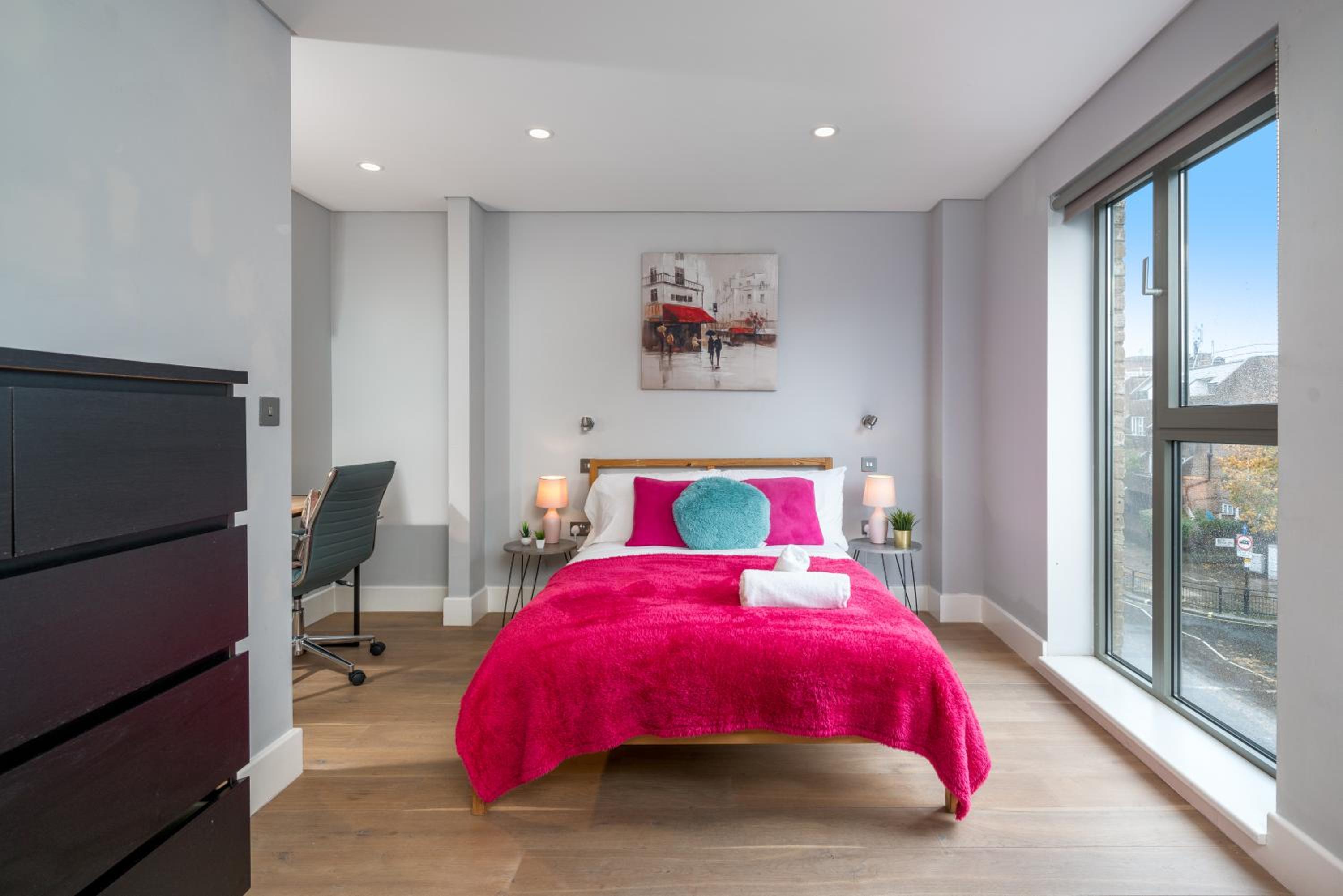 Nottinghill on river luxe flat with balcony