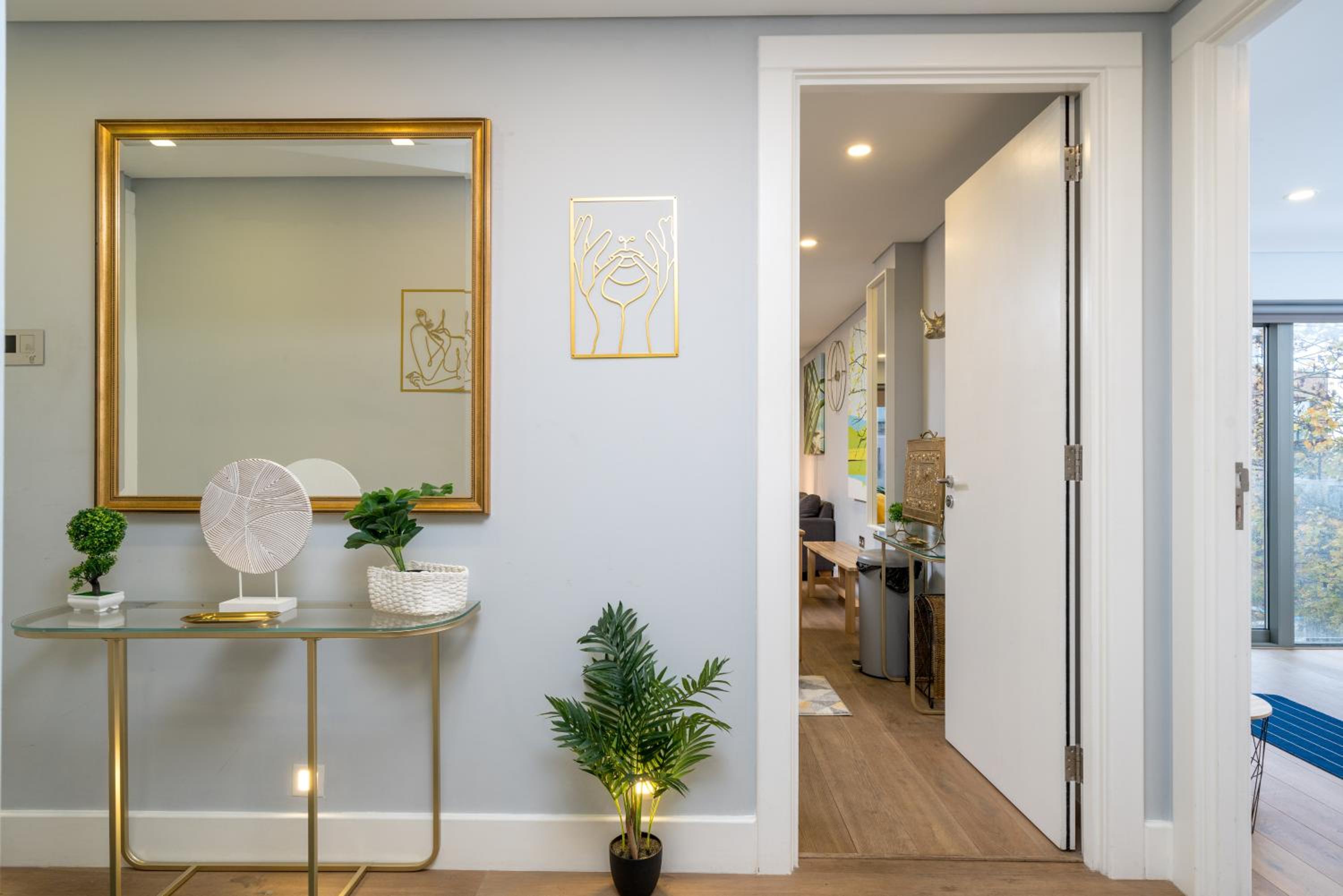 Nottinghill on river luxe flat with balcony