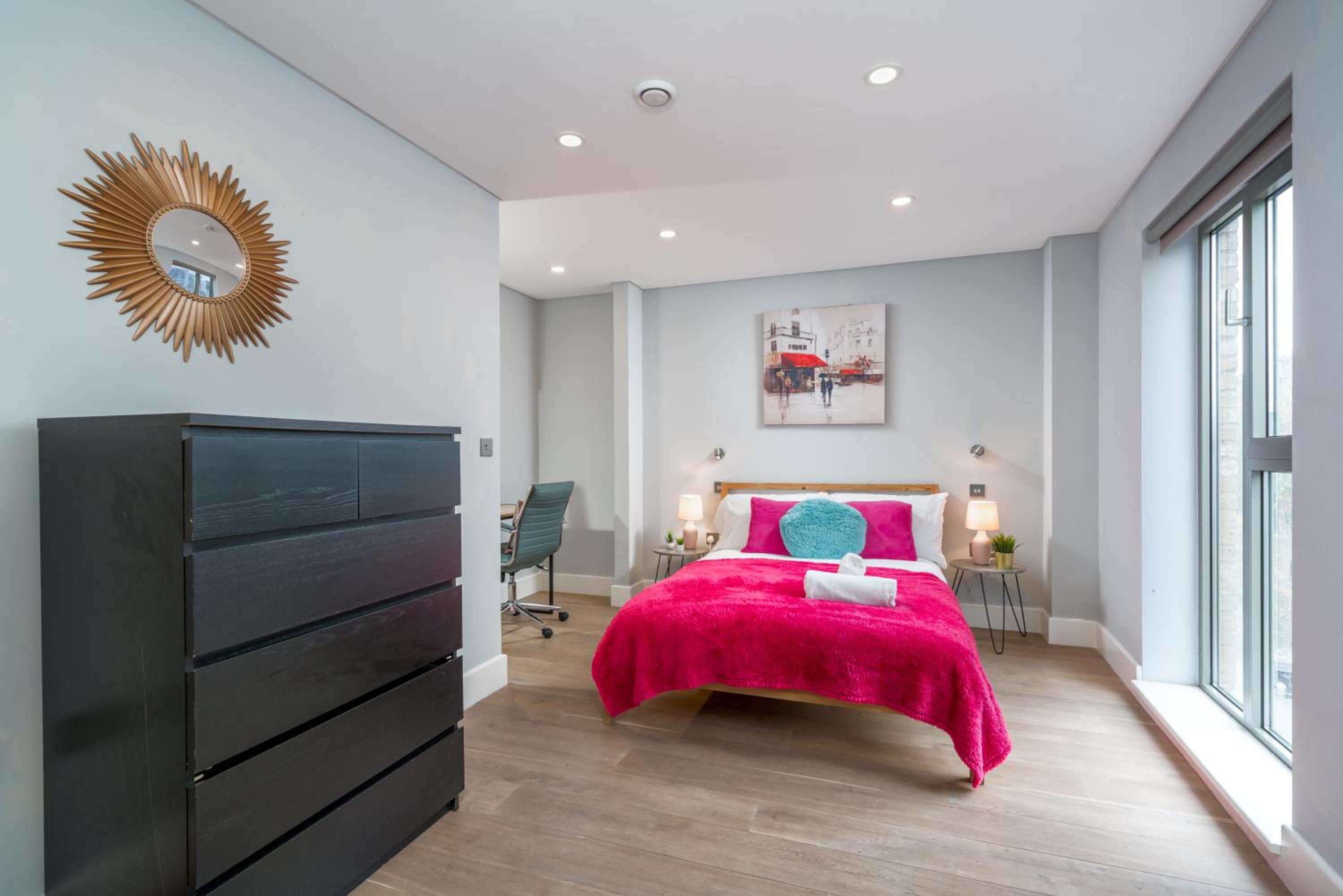 Nottinghill on river luxe flat with balcony