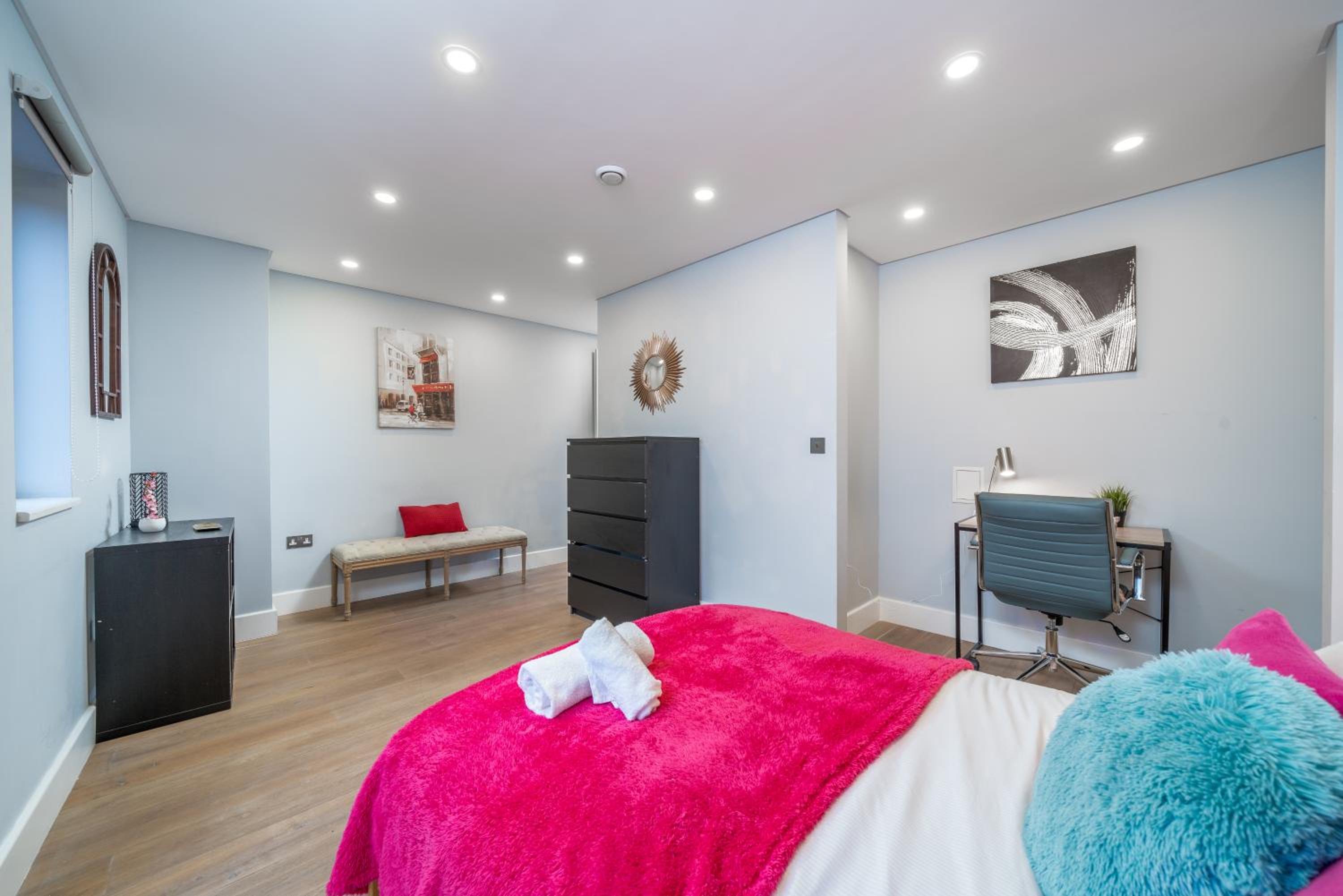 Nottinghill on river luxe flat with balcony