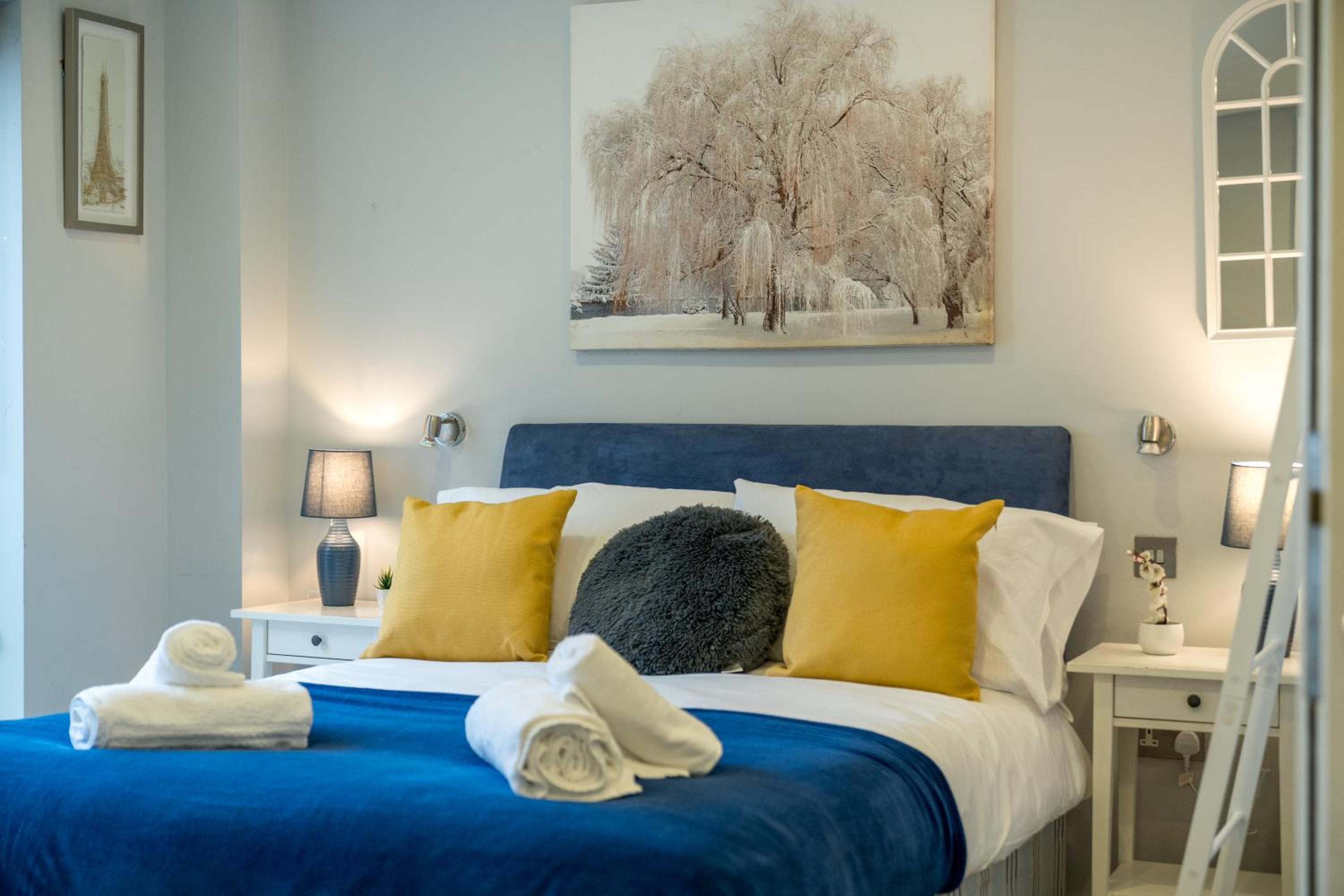 Nottinghill on river luxe flat with balcony