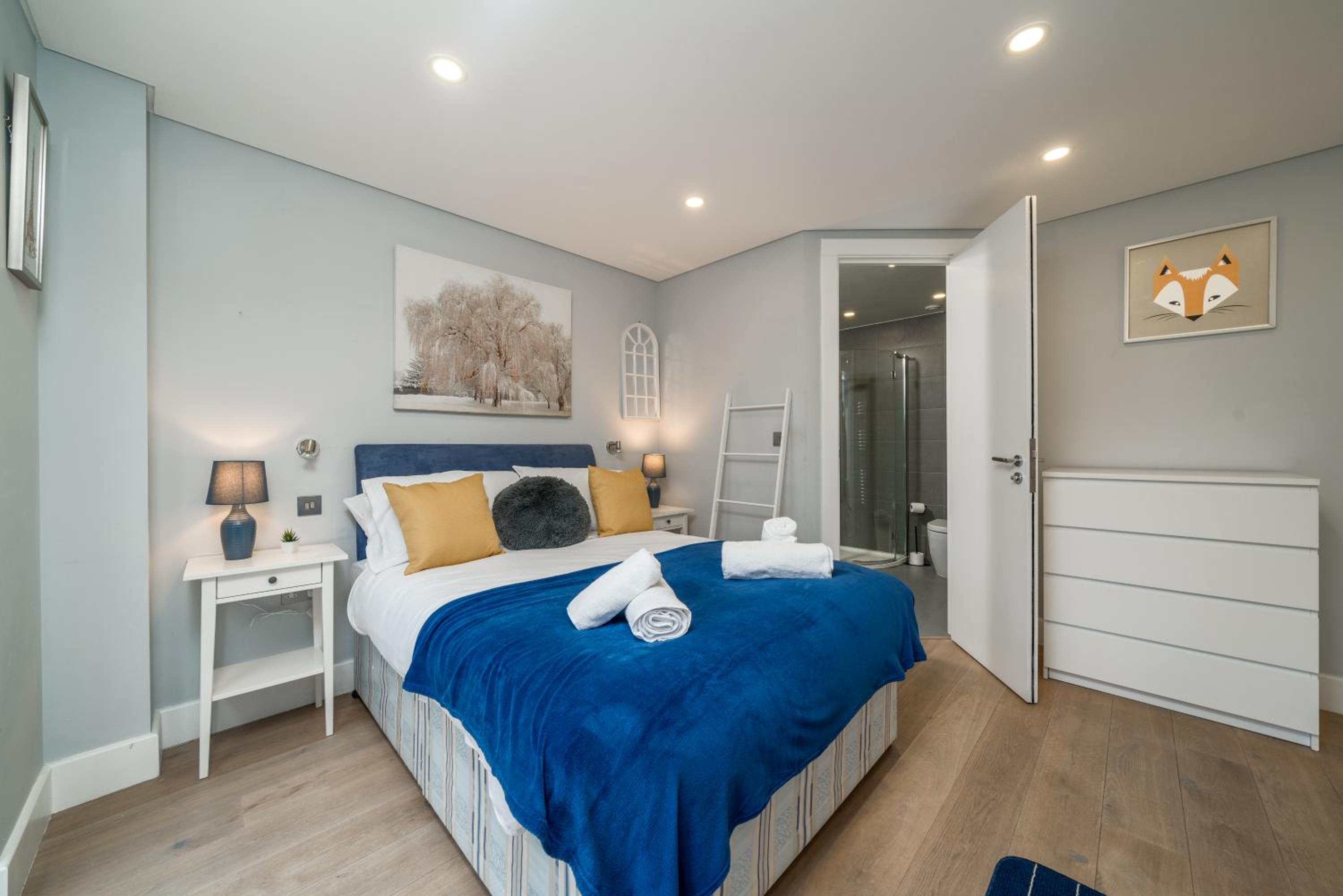 Nottinghill on river luxe flat with balcony