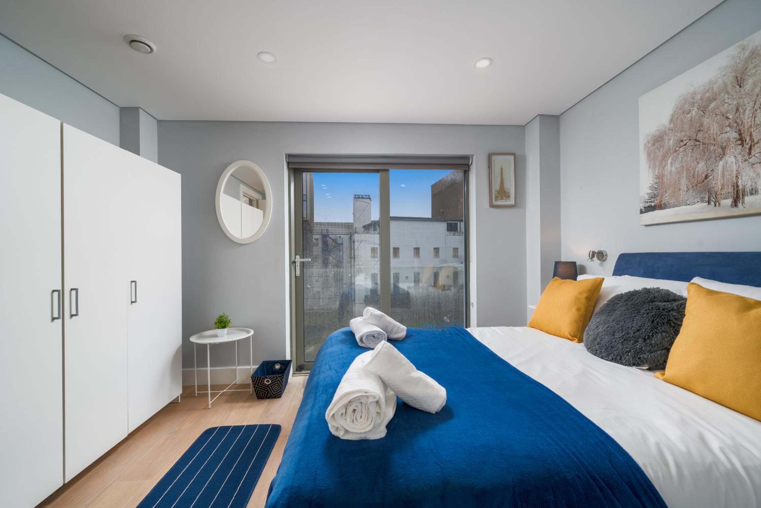 Nottinghill on river luxe flat with balcony