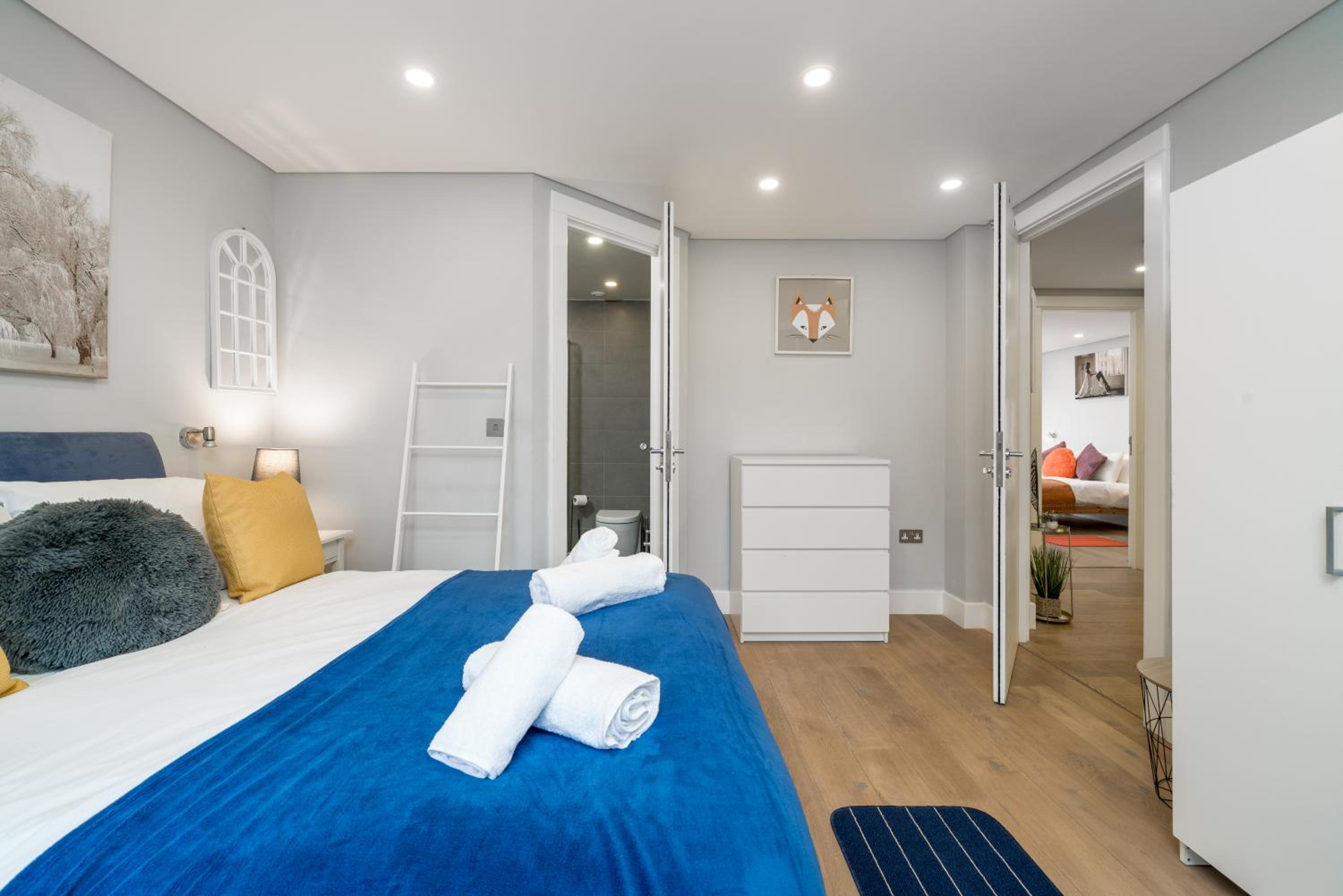 Nottinghill on river luxe flat with balcony