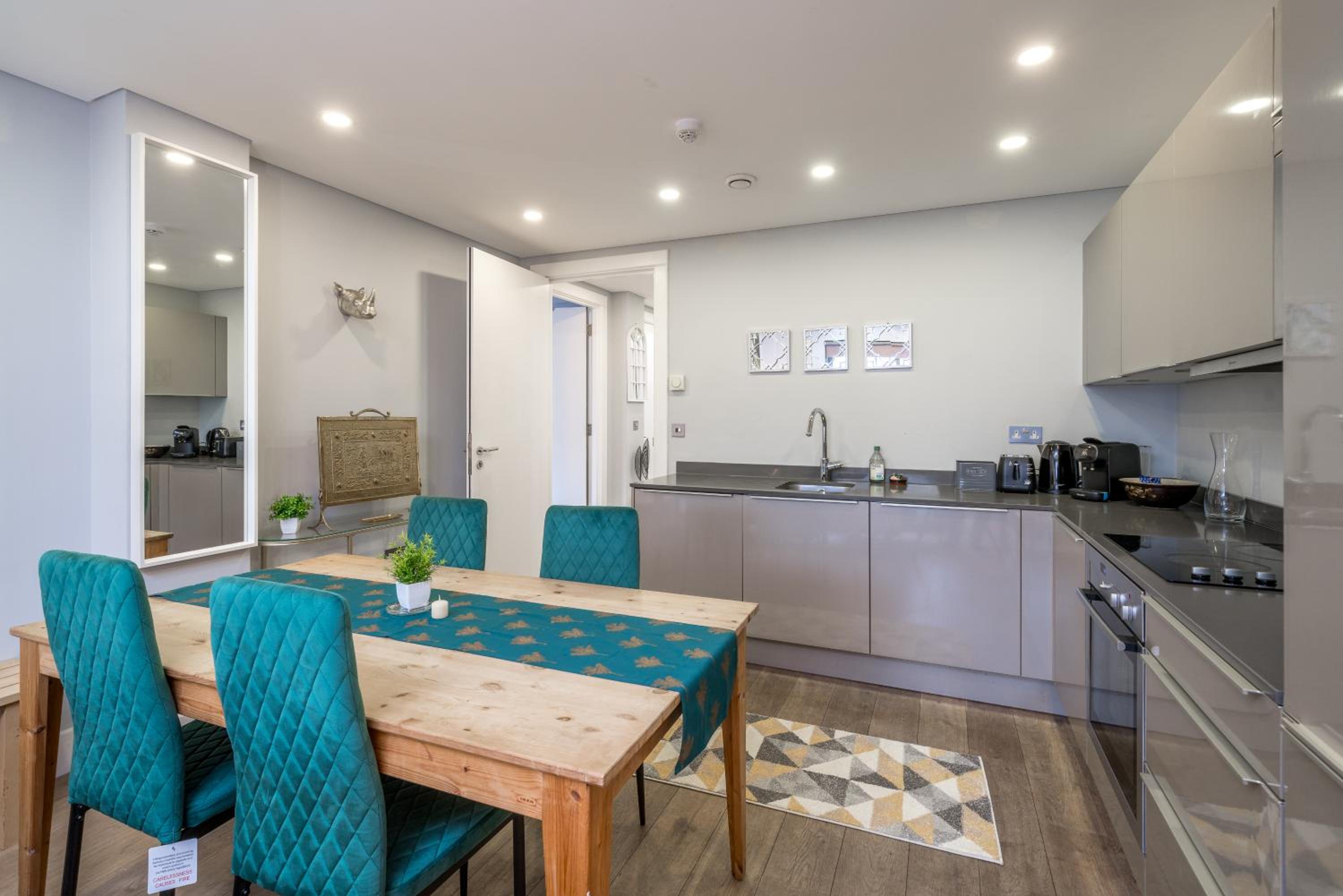 Nottinghill on river luxe flat with balcony