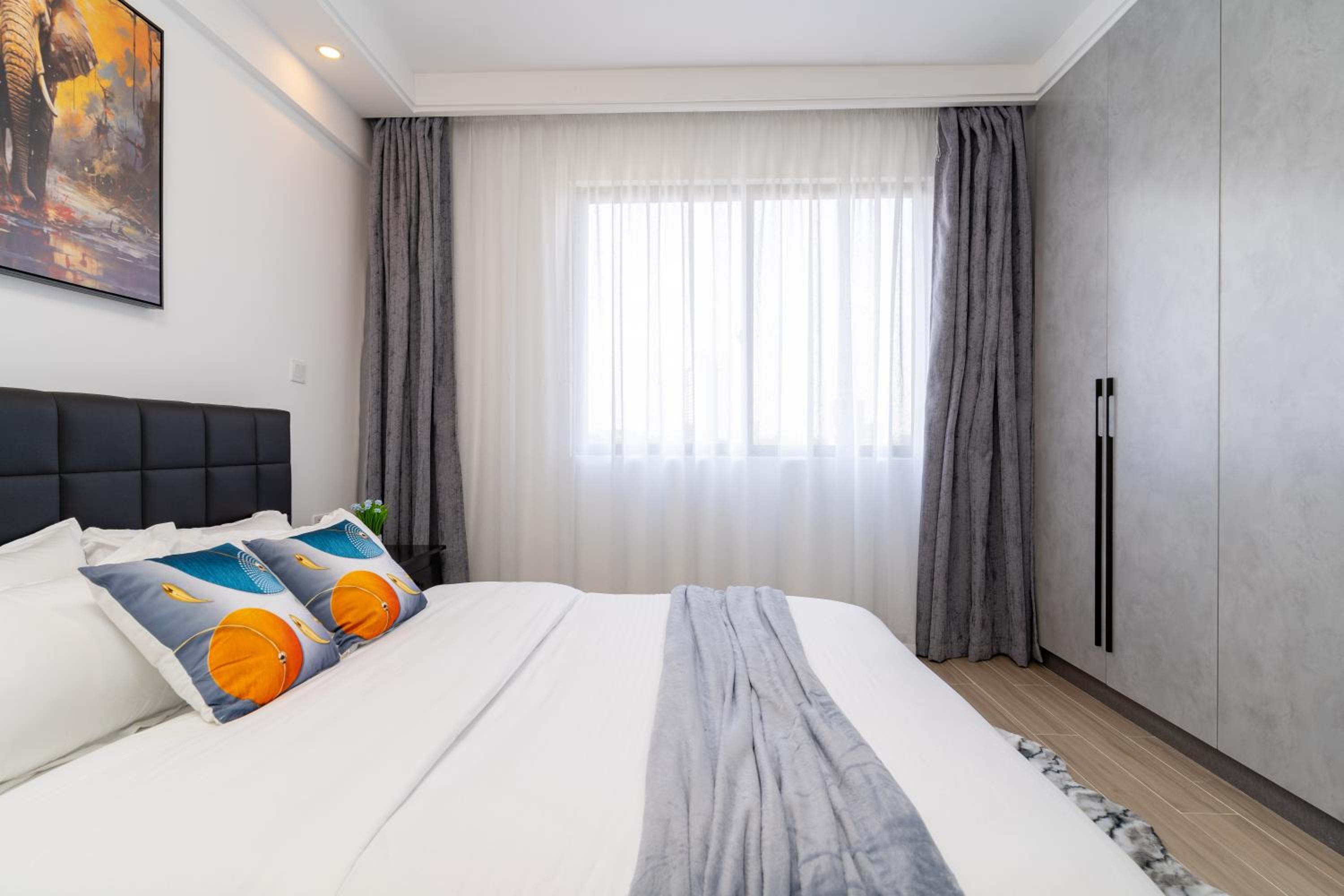 Airy Apartment with Gym, Stunning View in Westlands