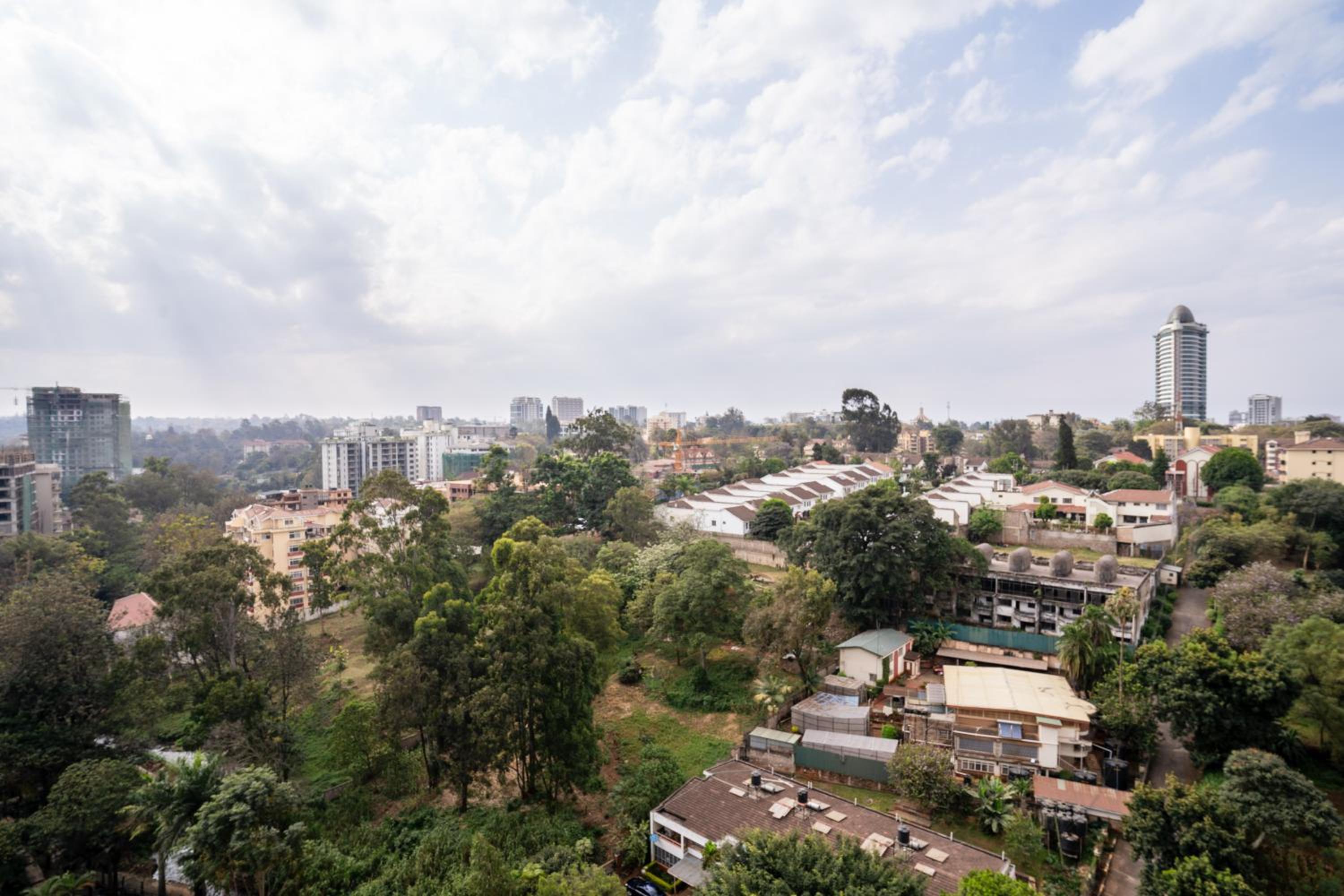 Airy Apartment with Gym, Stunning View in Westlands